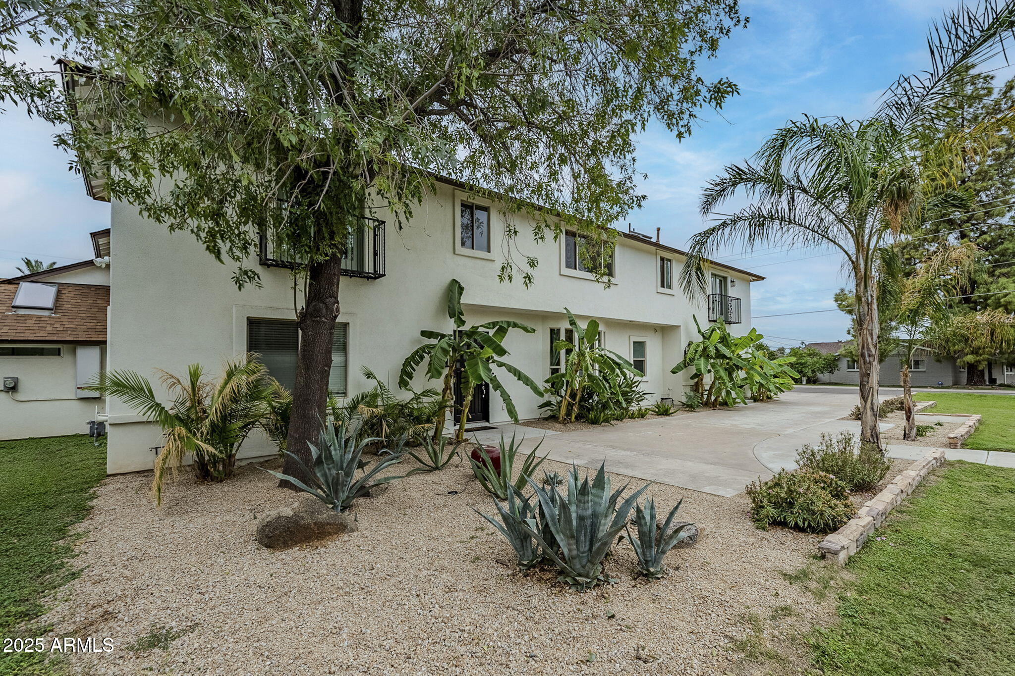 225 W ORCHID Lane, Phoenix