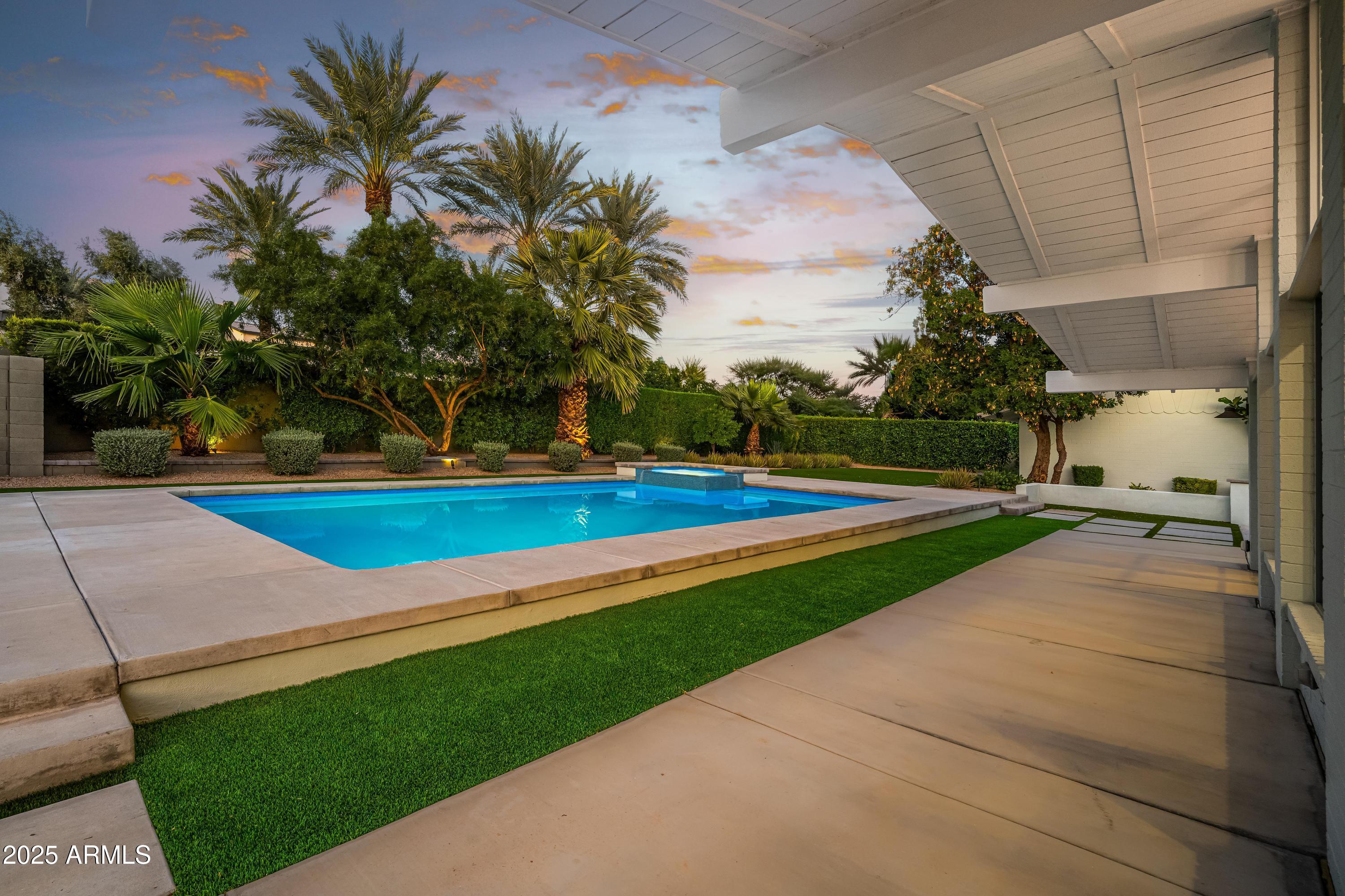 5816 E Calle Del Media