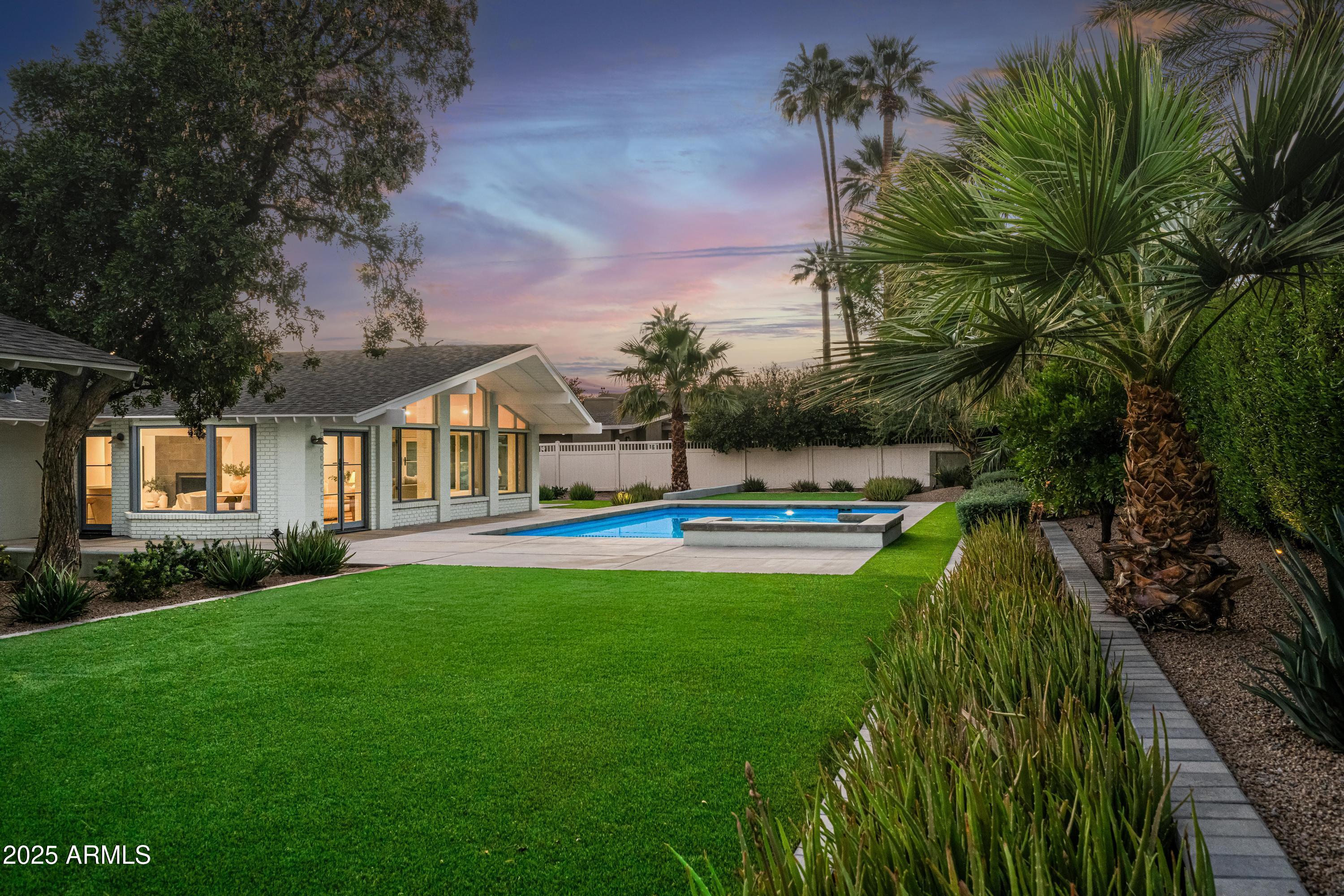 5816 E Calle Del Media