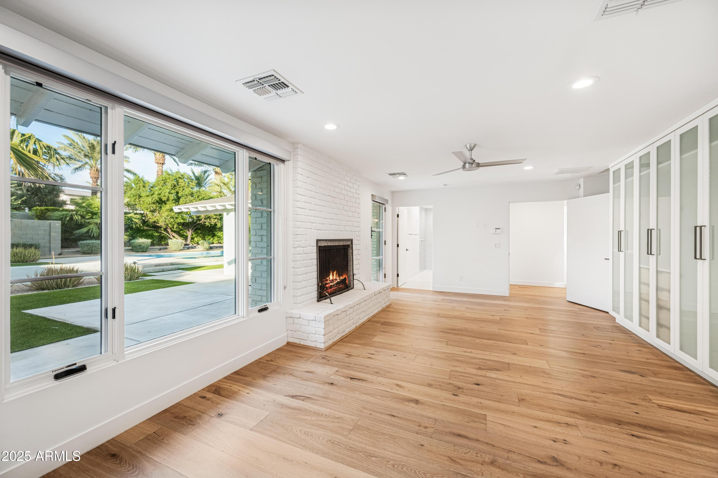 5816 E Calle Del Media