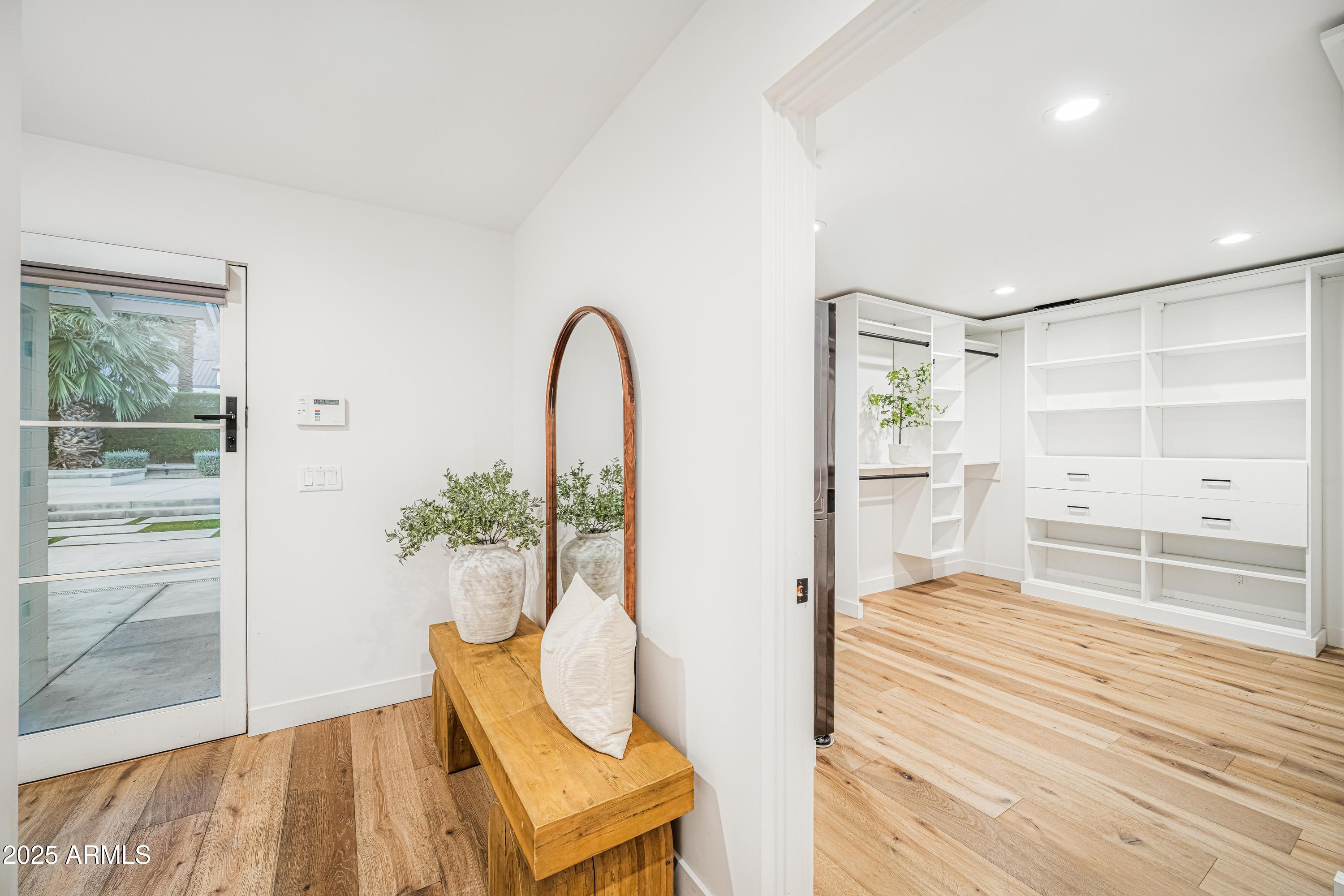 5816 E Calle Del Media