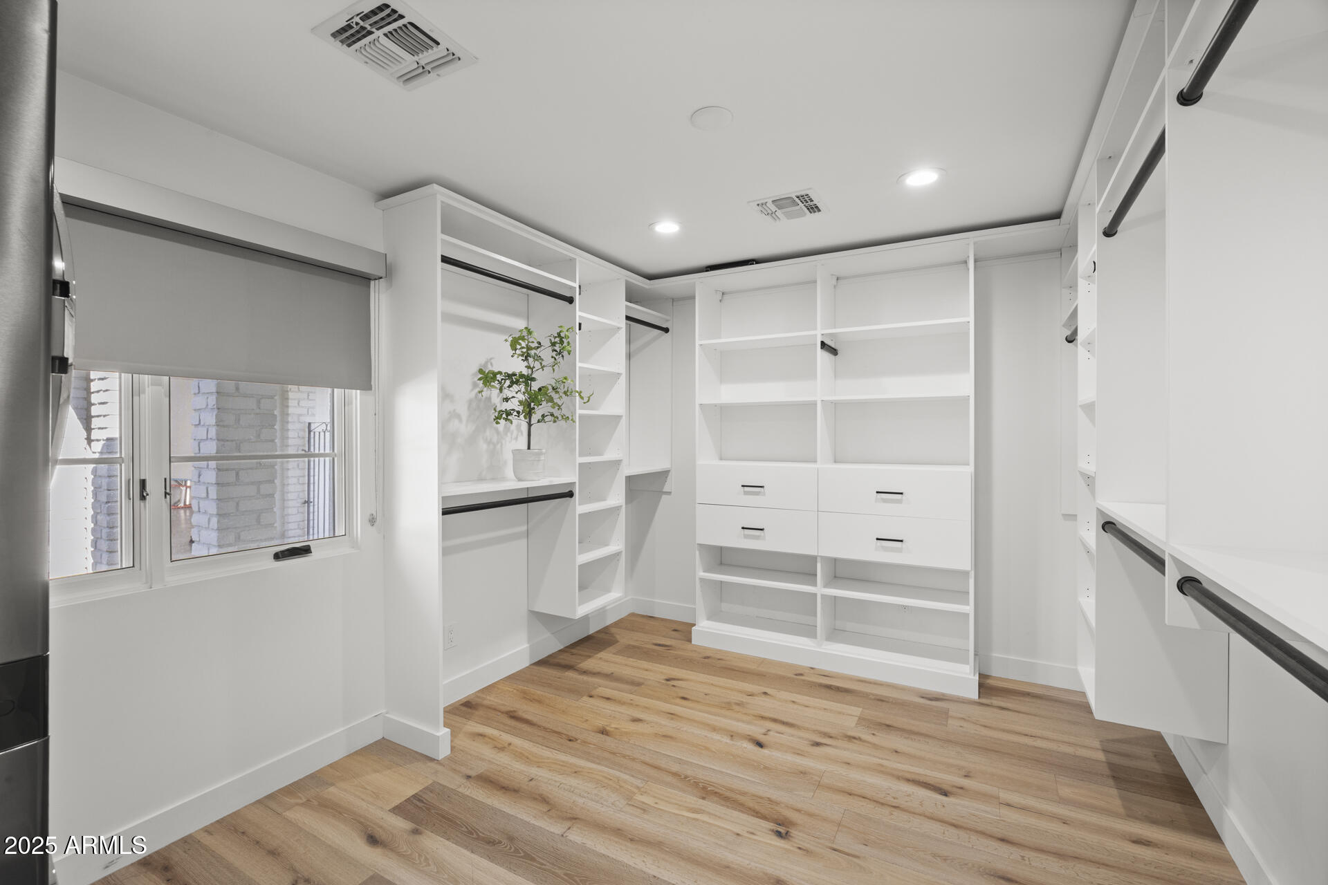 5816 E Calle Del Media