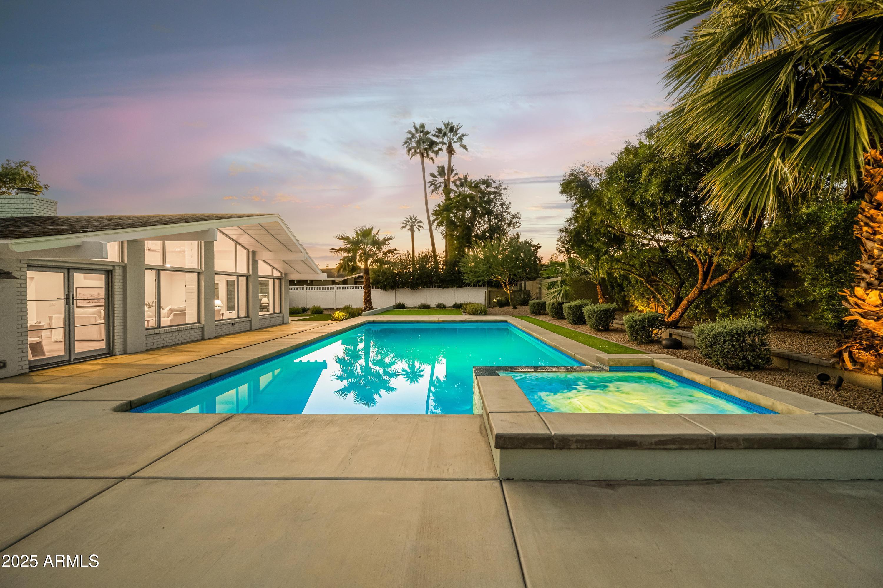 5816 E Calle Del Media