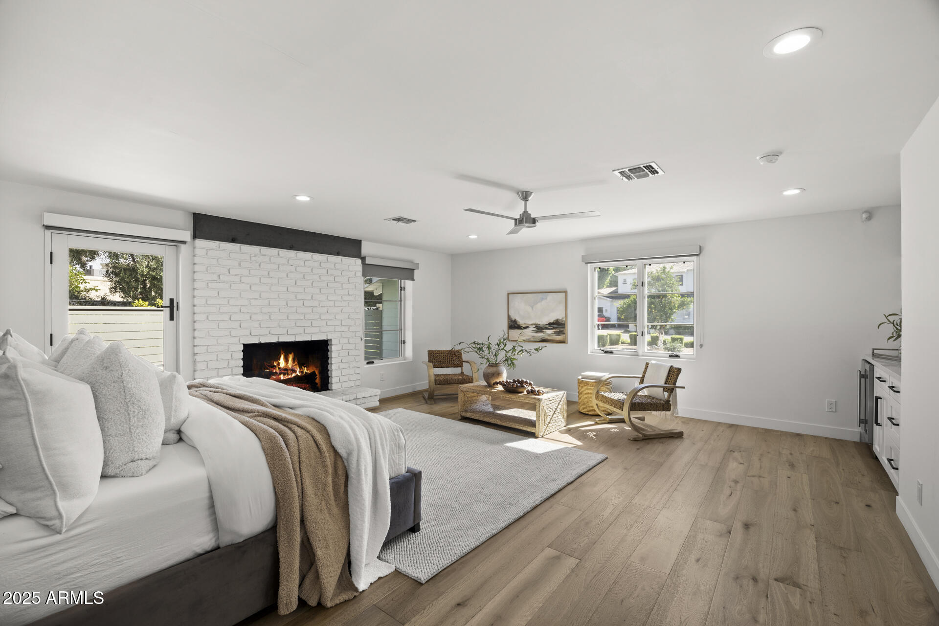 5816 E Calle Del Media