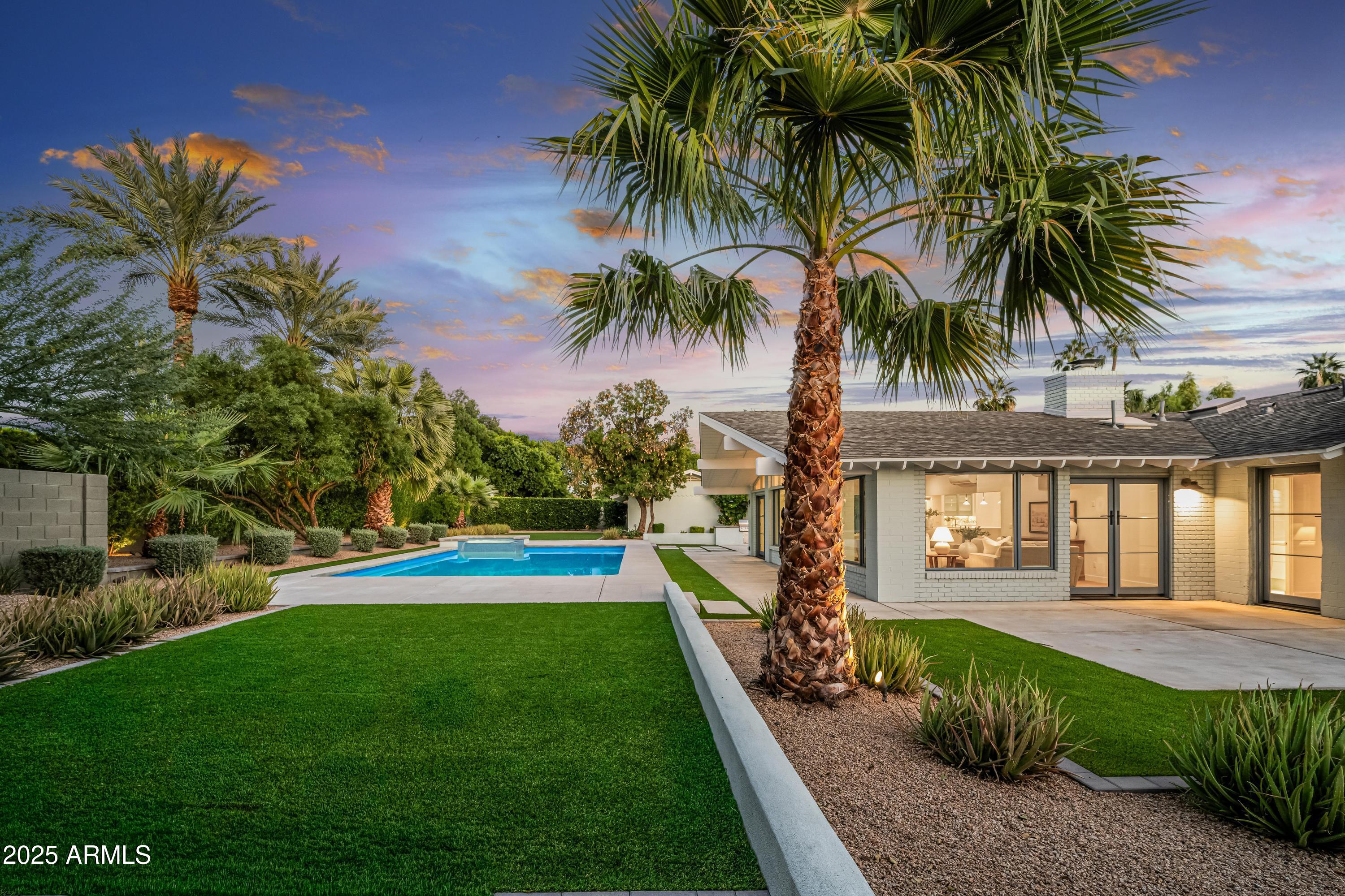 5816 E Calle Del Media
