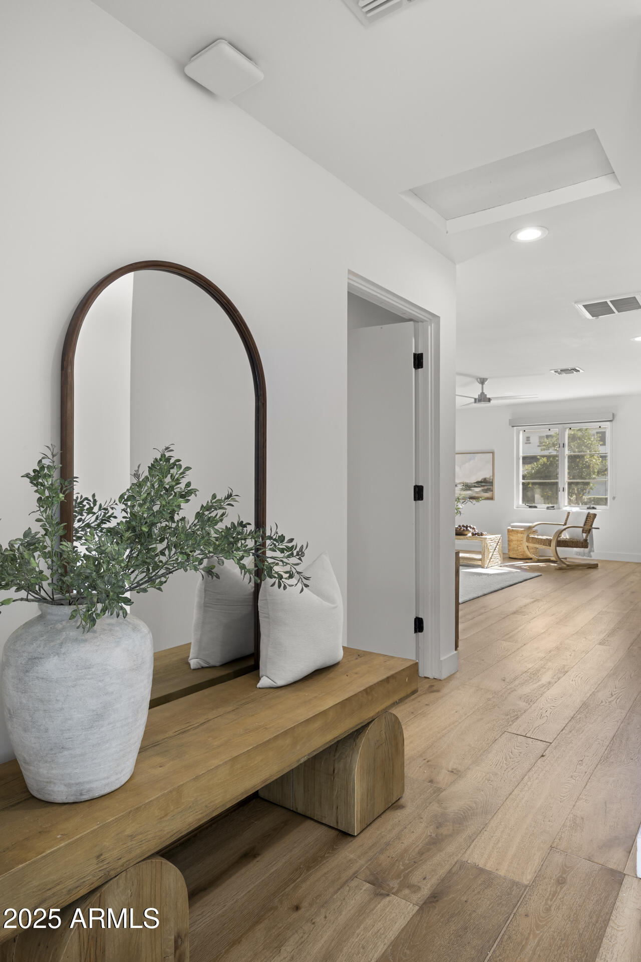 5816 E Calle Del Media