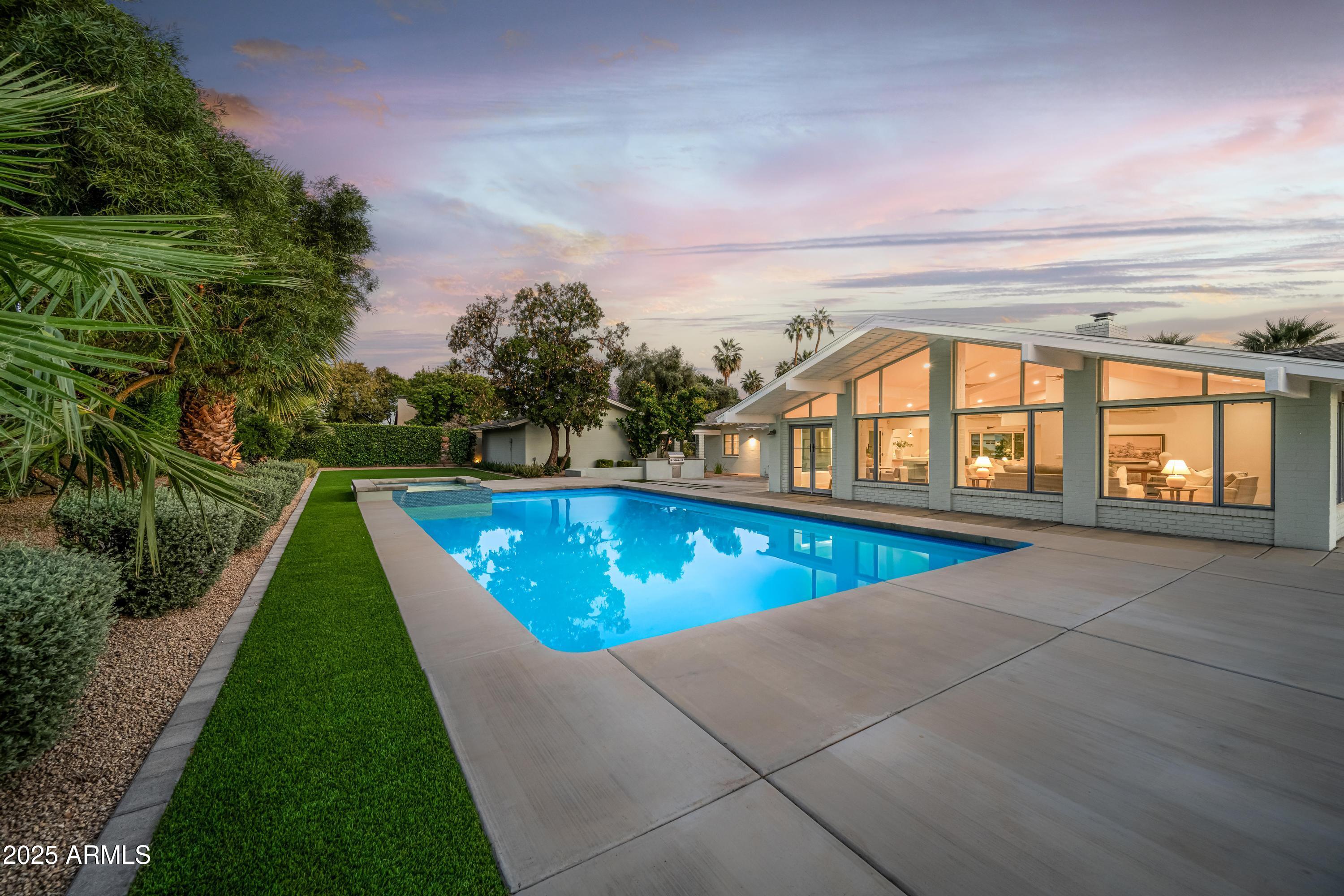 5816 E Calle Del Media