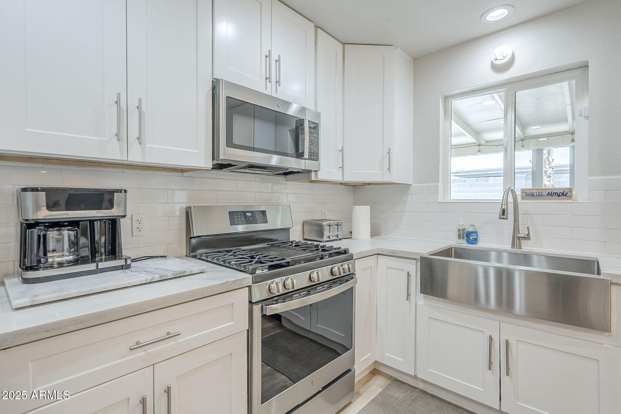 4240 E BLUEFIELD Avenue, Phoenix