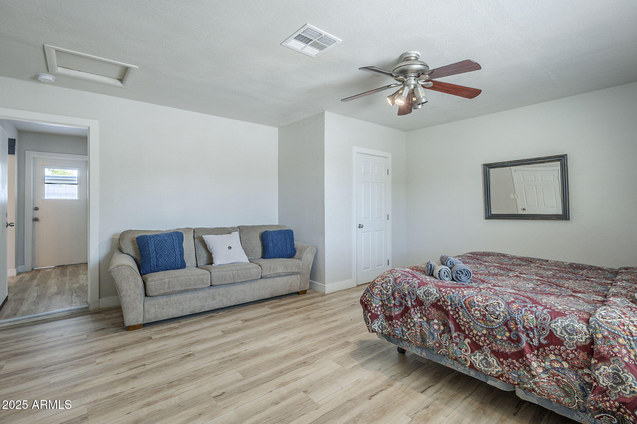 4240 E BLUEFIELD Avenue, Phoenix