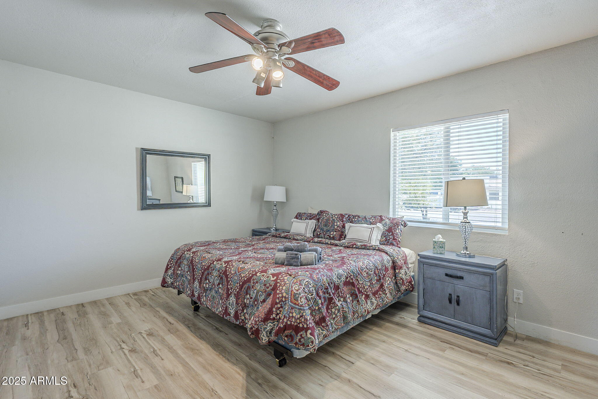 4240 E BLUEFIELD Avenue, Phoenix