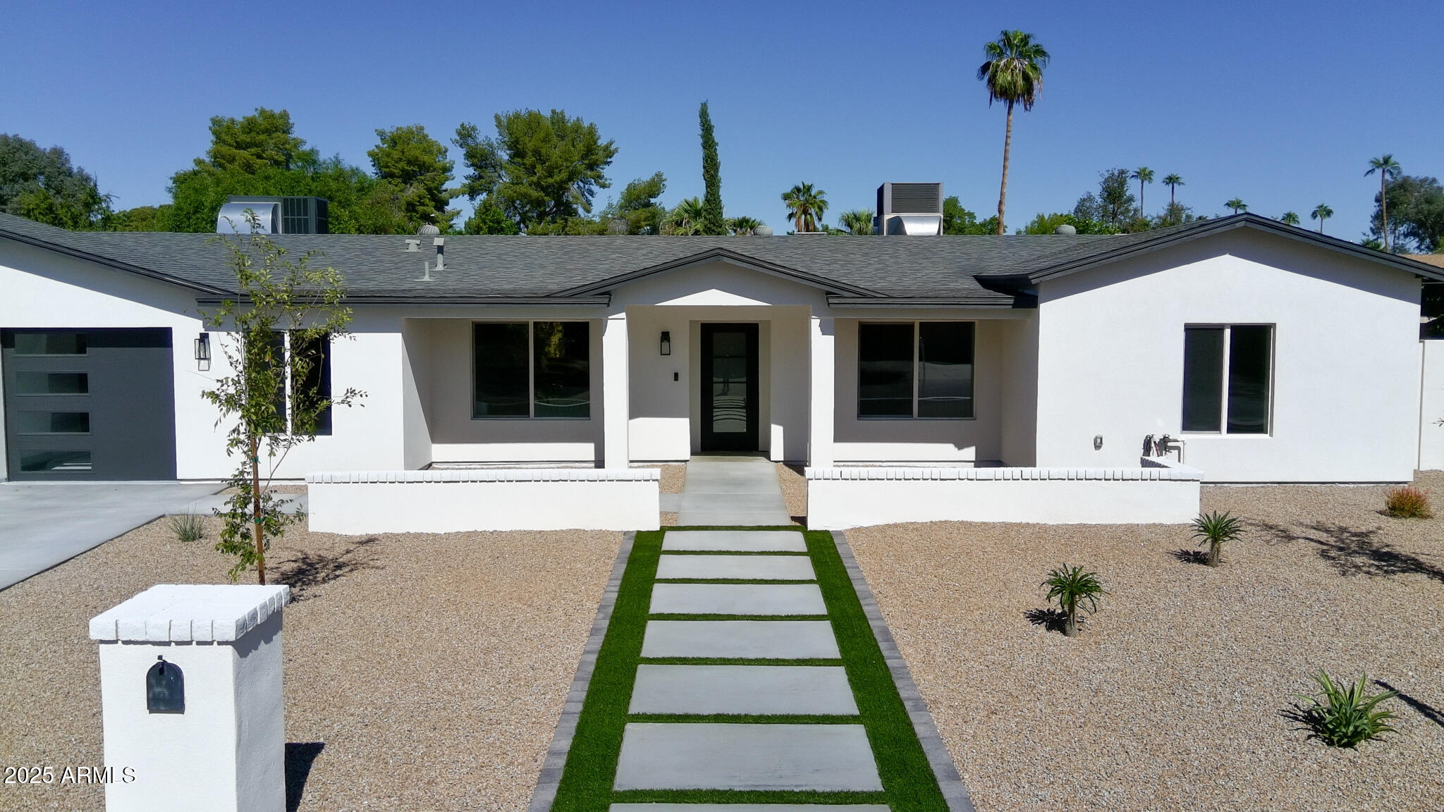 4902 E SUNNYSIDE Drive