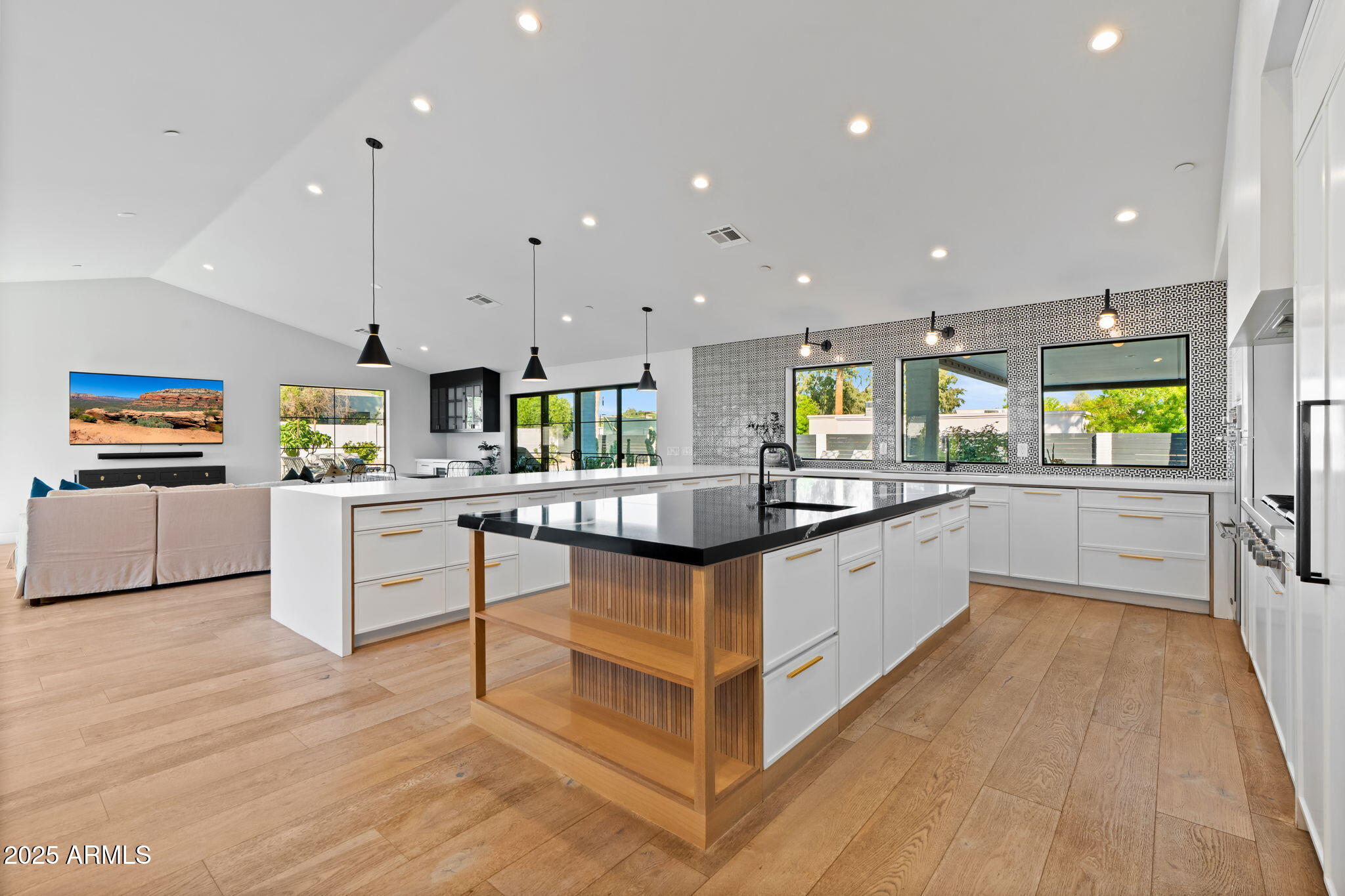 3842 E SAN MIGUEL Avenue, Paradise Valley