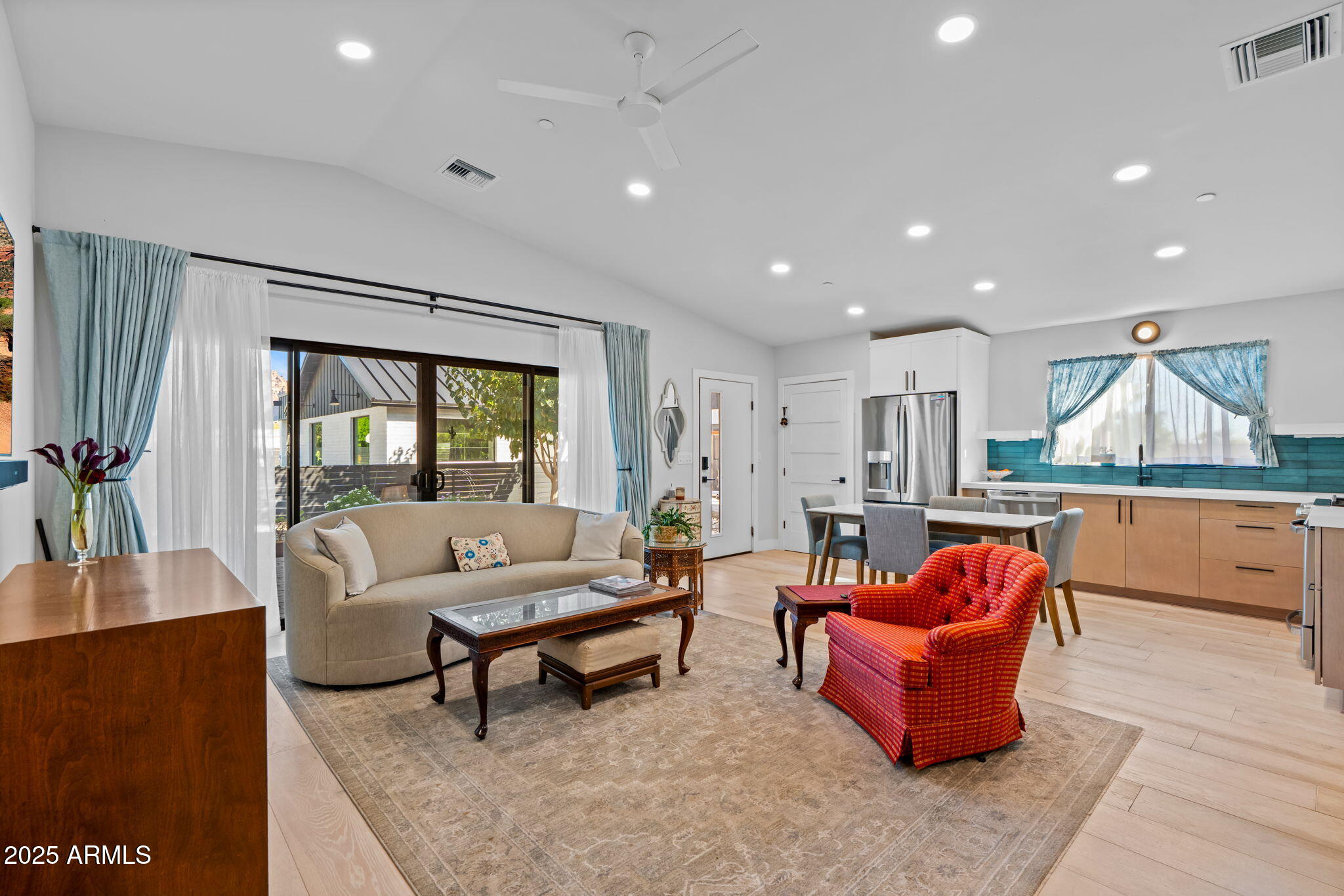3842 E SAN MIGUEL Avenue, Paradise Valley