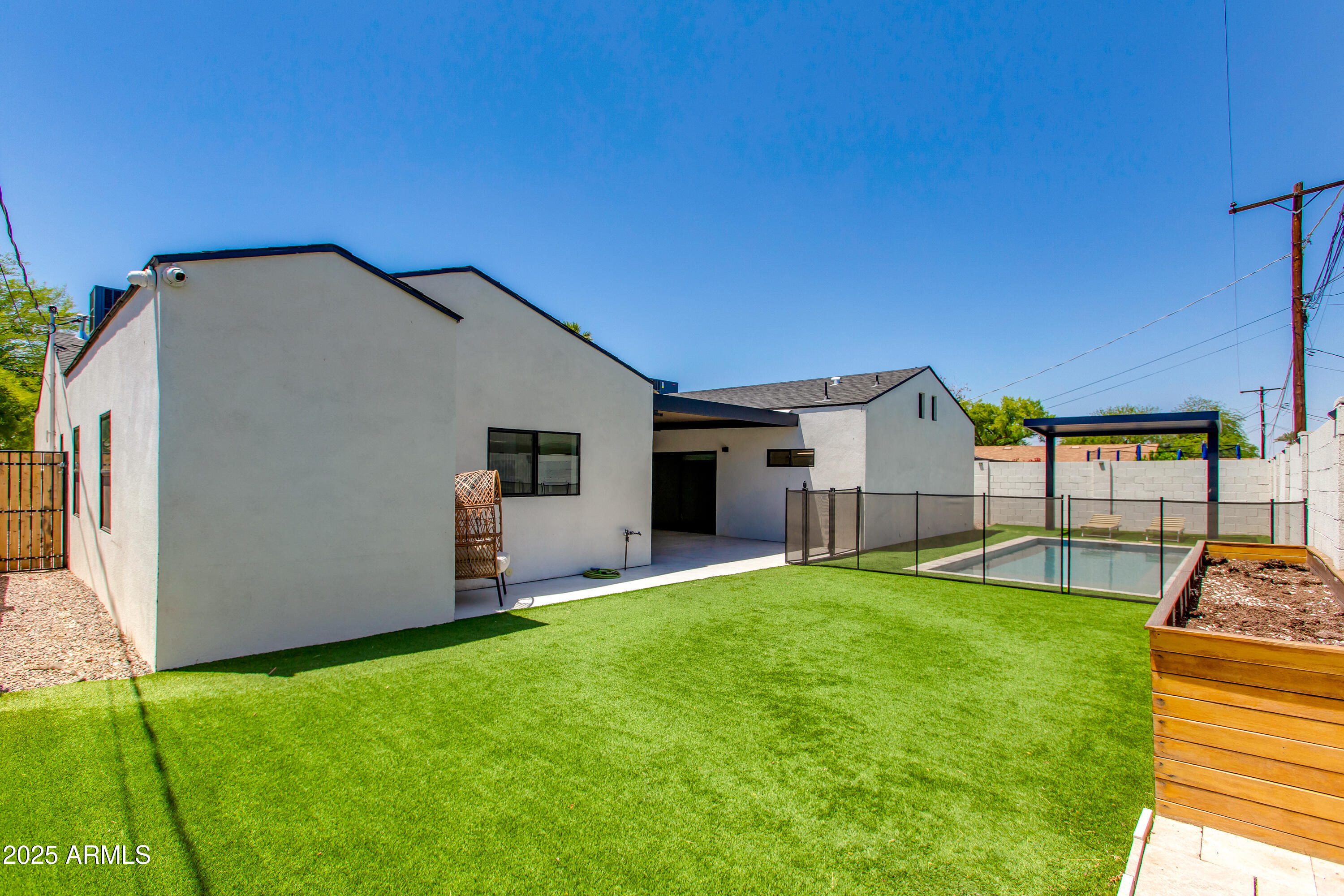 4246 E MULBERRY Drive