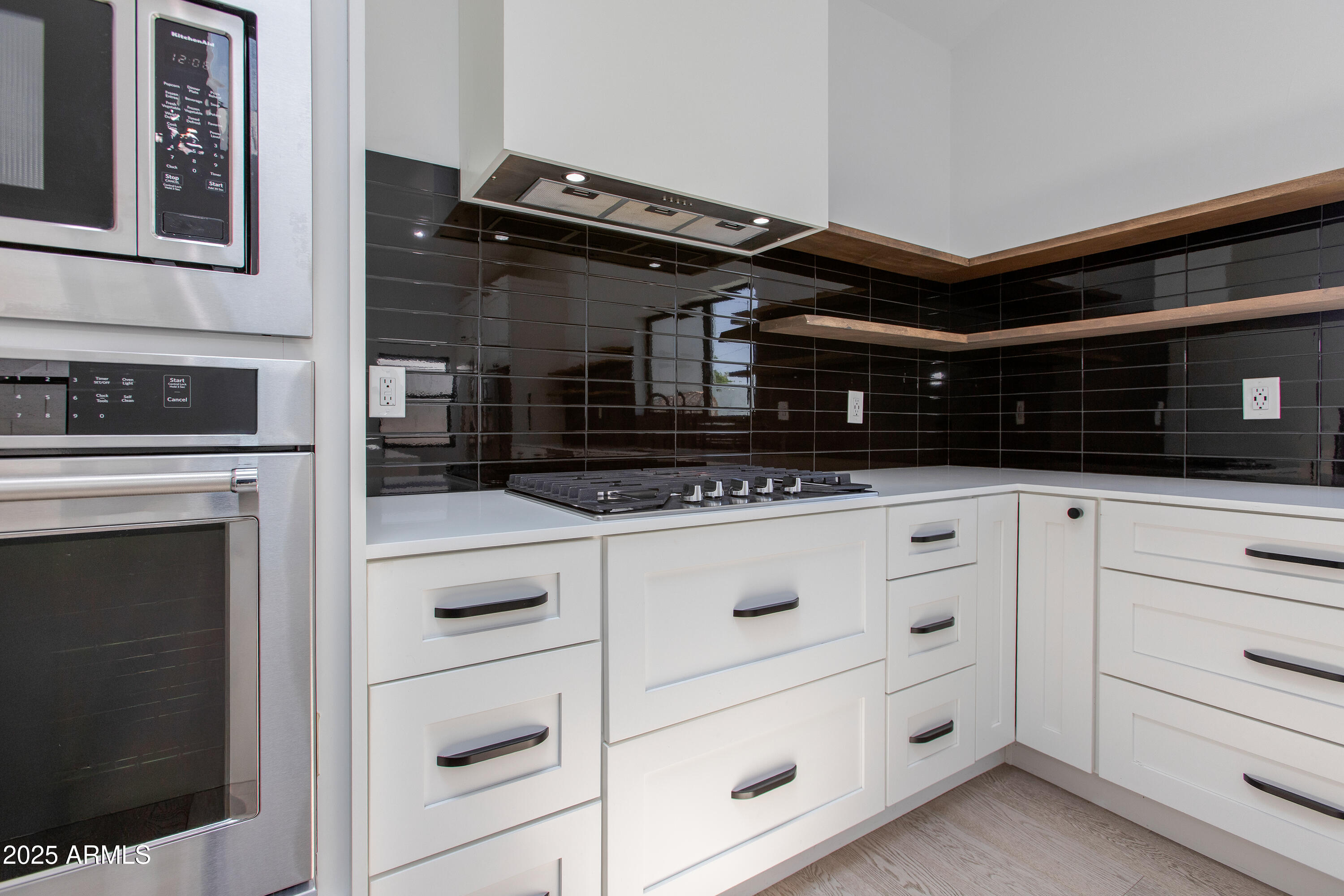 4246 E MULBERRY Drive