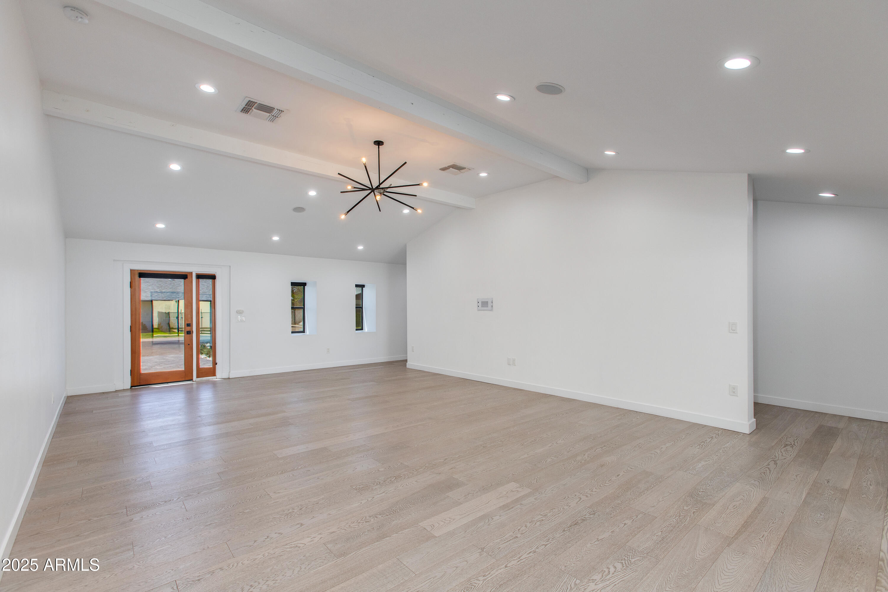 4246 E MULBERRY Drive