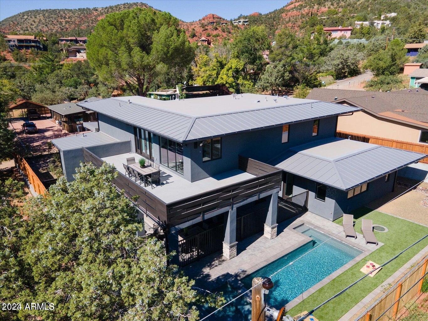 40 Roadrunner Lane