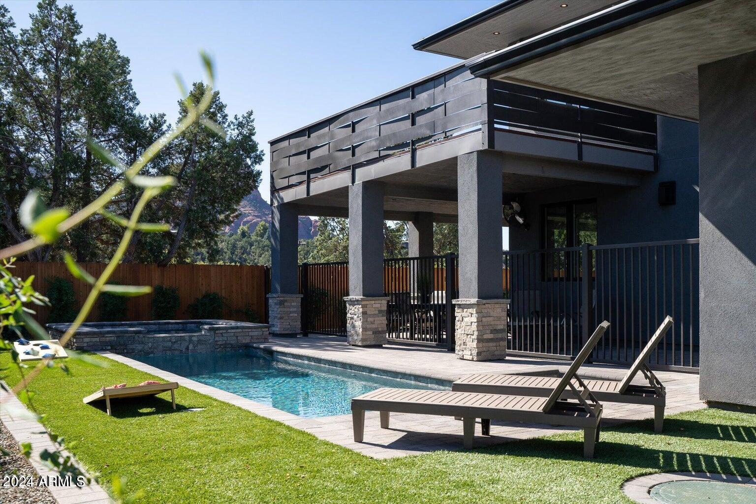 40 Roadrunner Lane