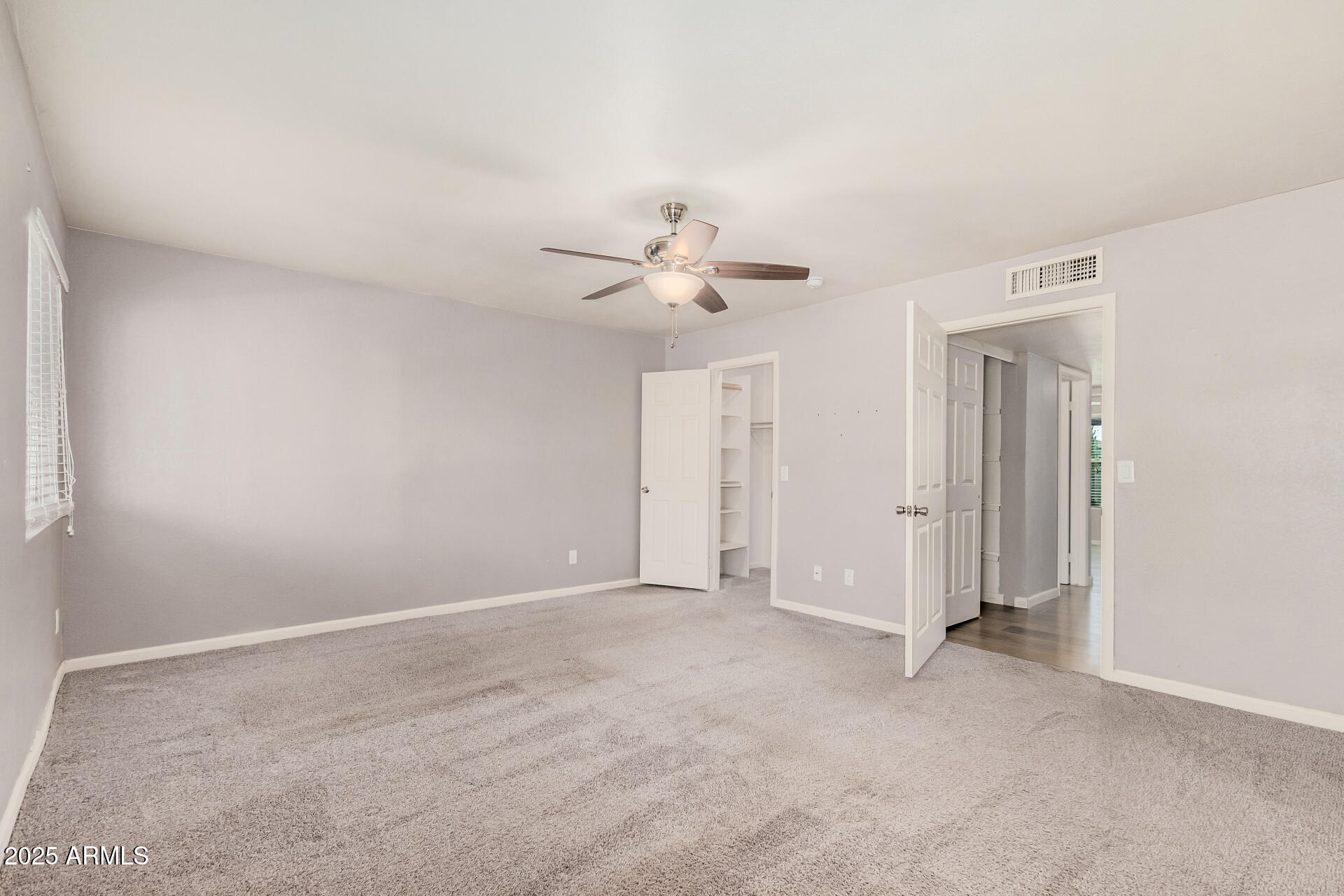 4950 W GROVERS Avenue, Glendale