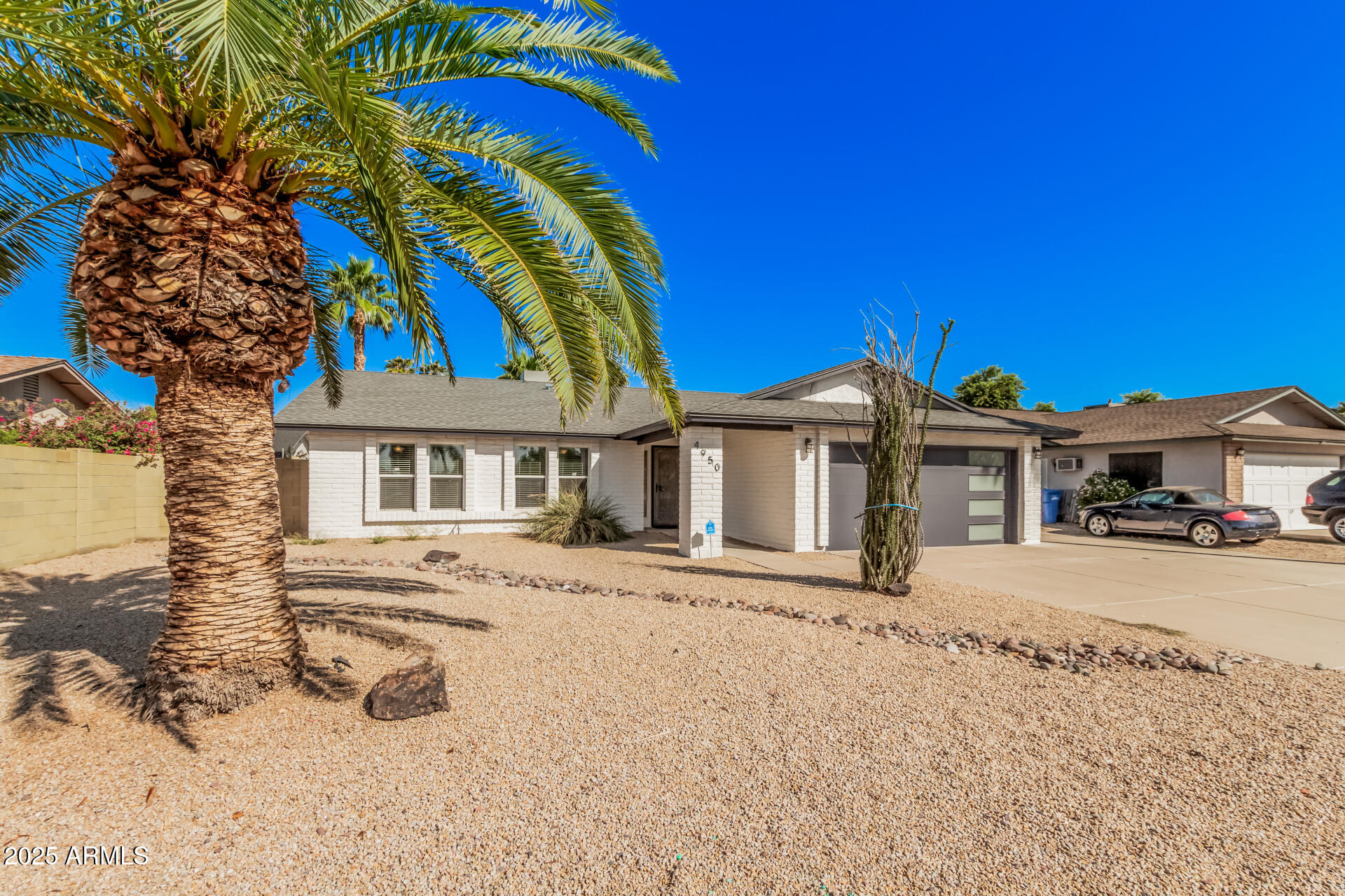 4950 W GROVERS Avenue, Glendale