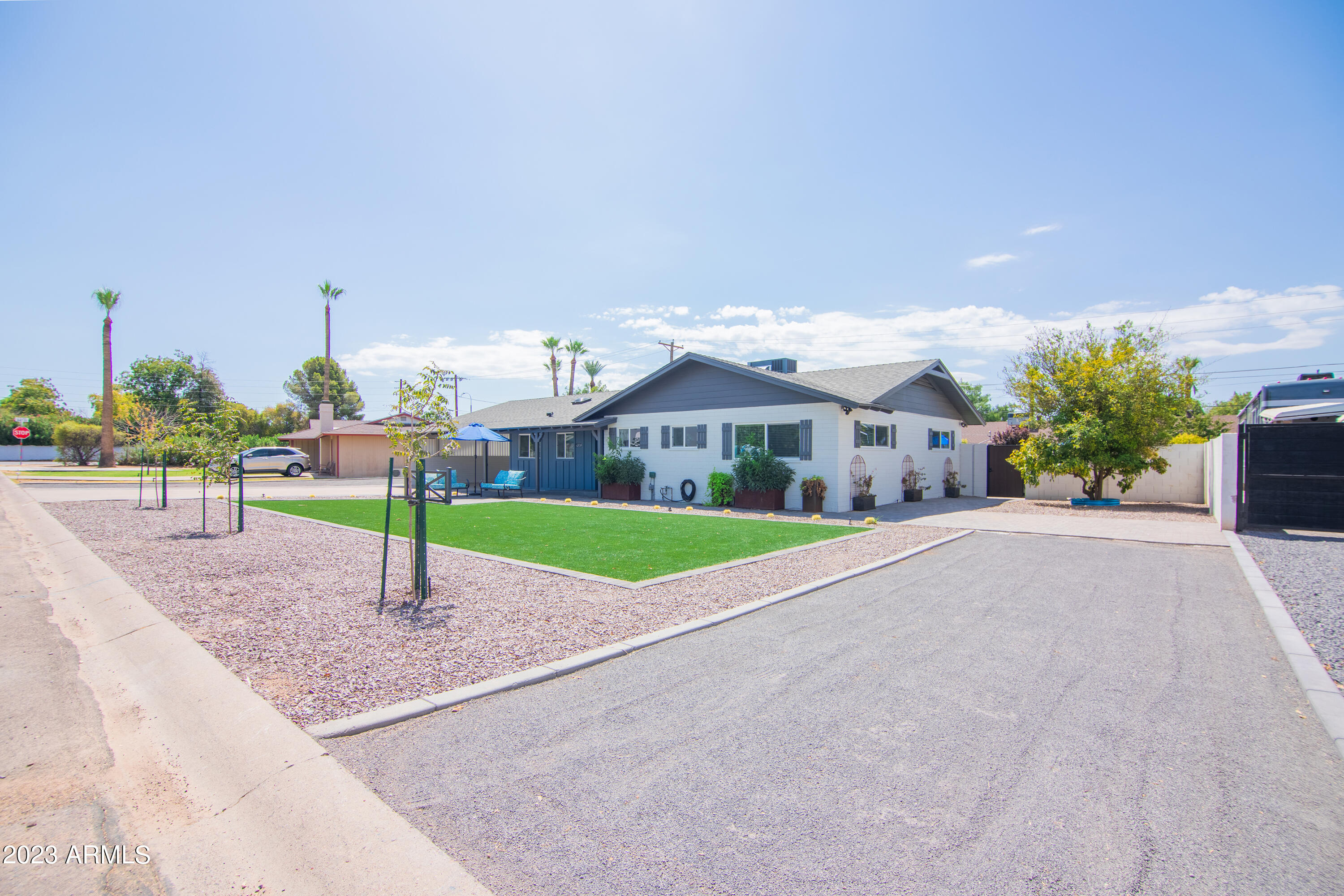 4335 E CLARENDON Avenue