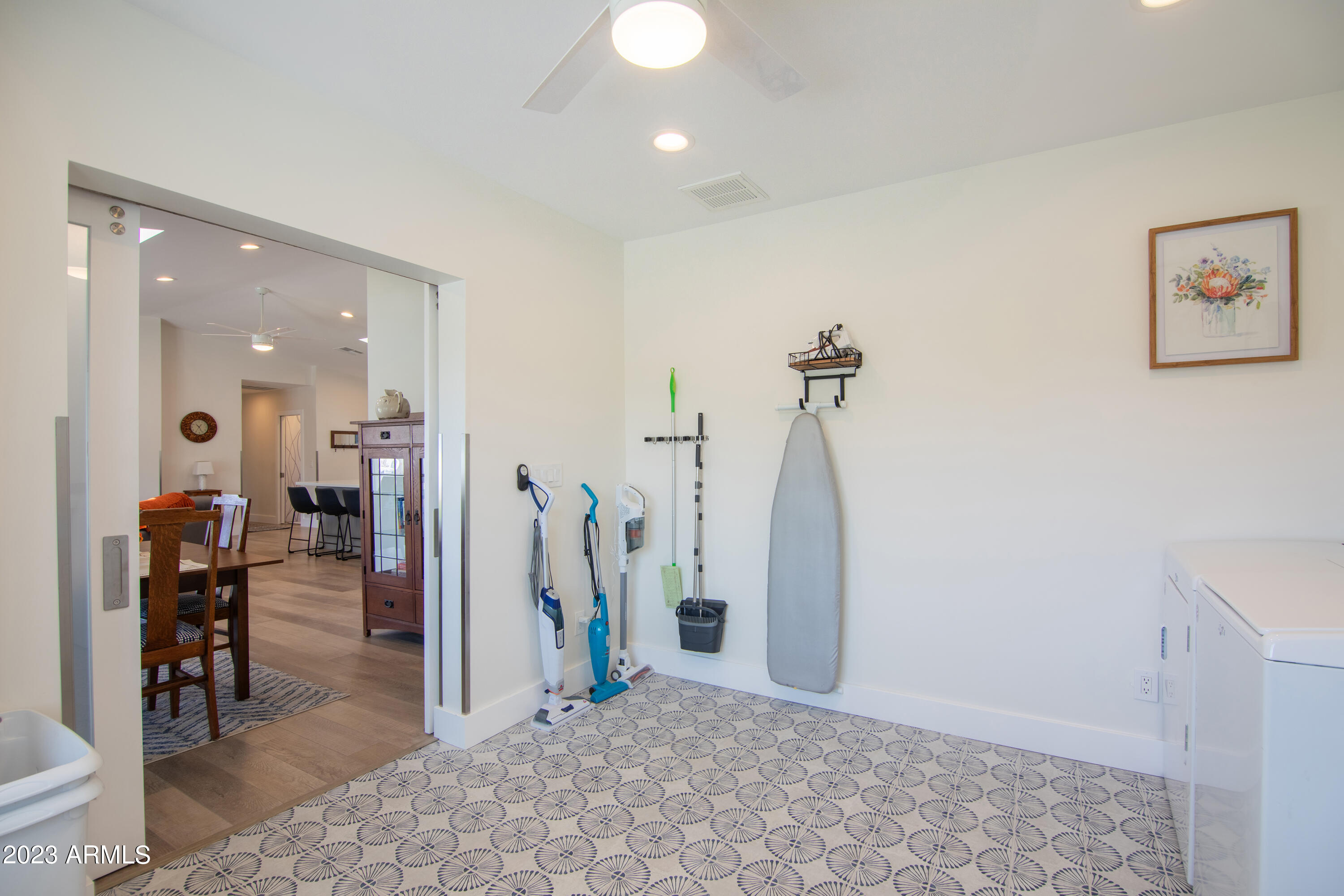 4335 E CLARENDON Avenue