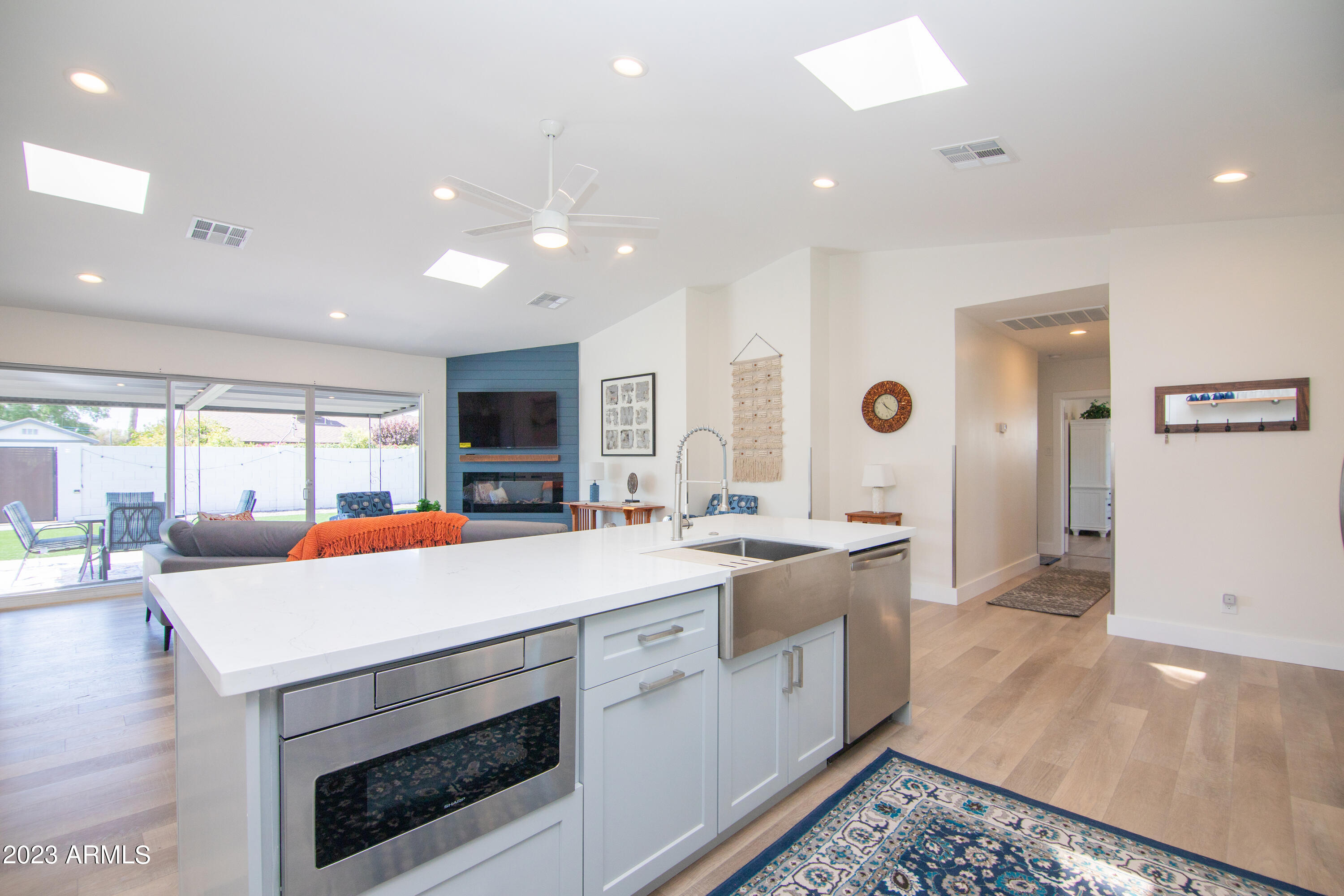 4335 E CLARENDON Avenue