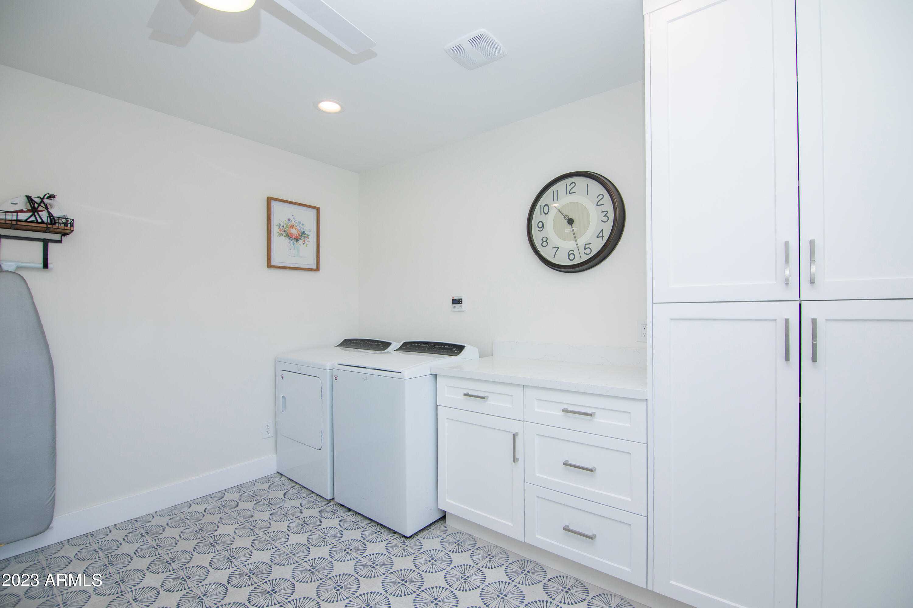 4335 E CLARENDON Avenue