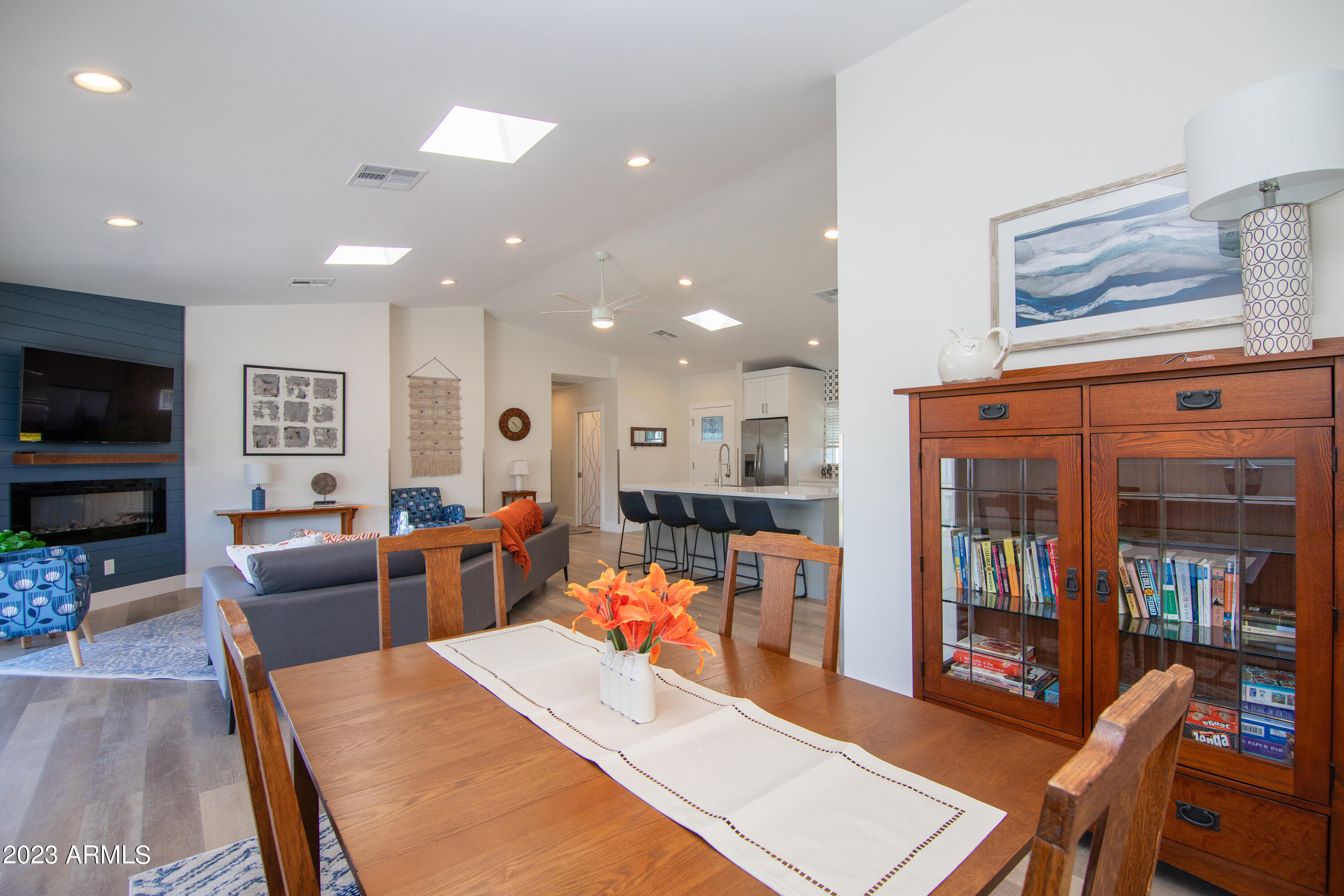 4335 E CLARENDON Avenue