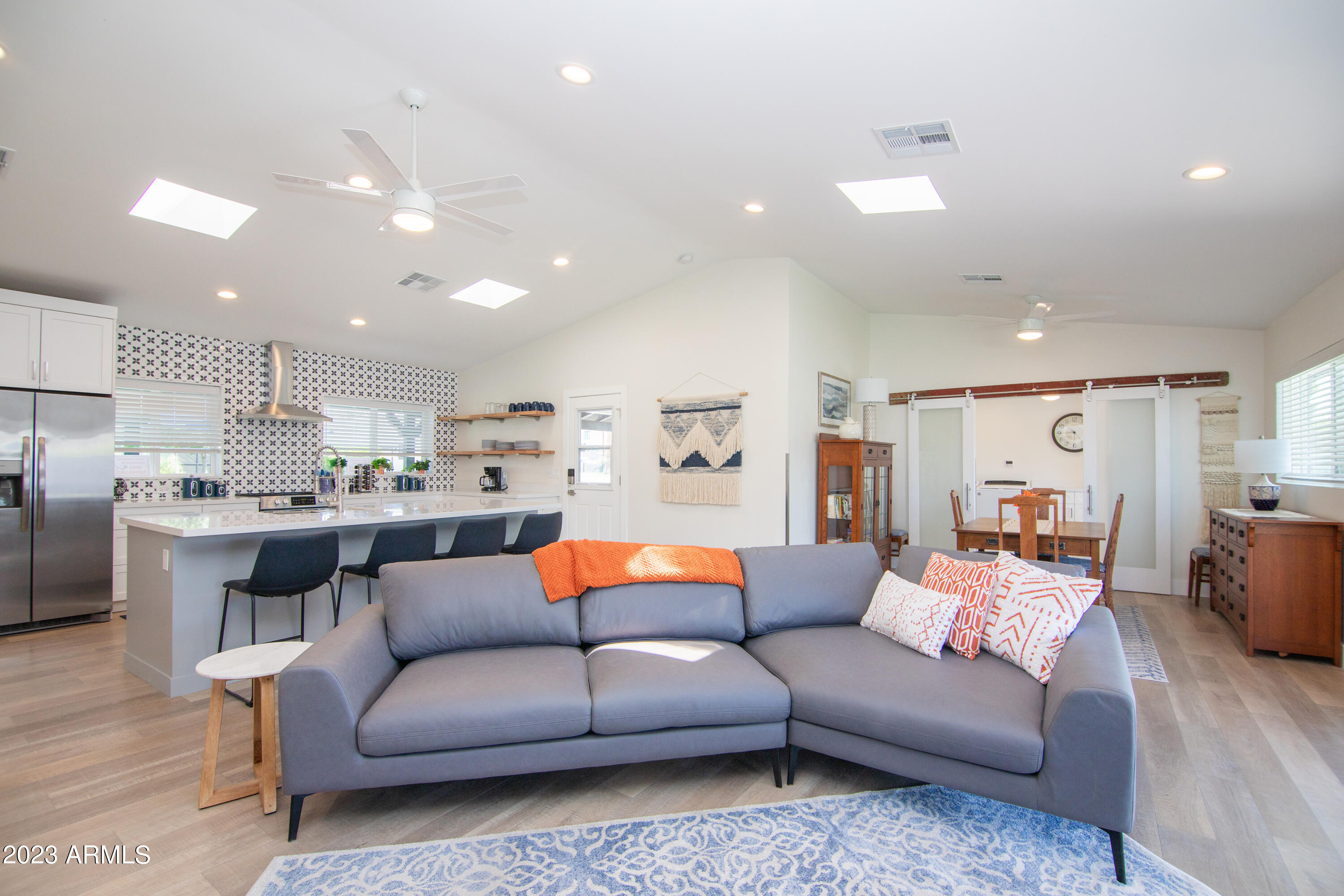 4335 E CLARENDON Avenue