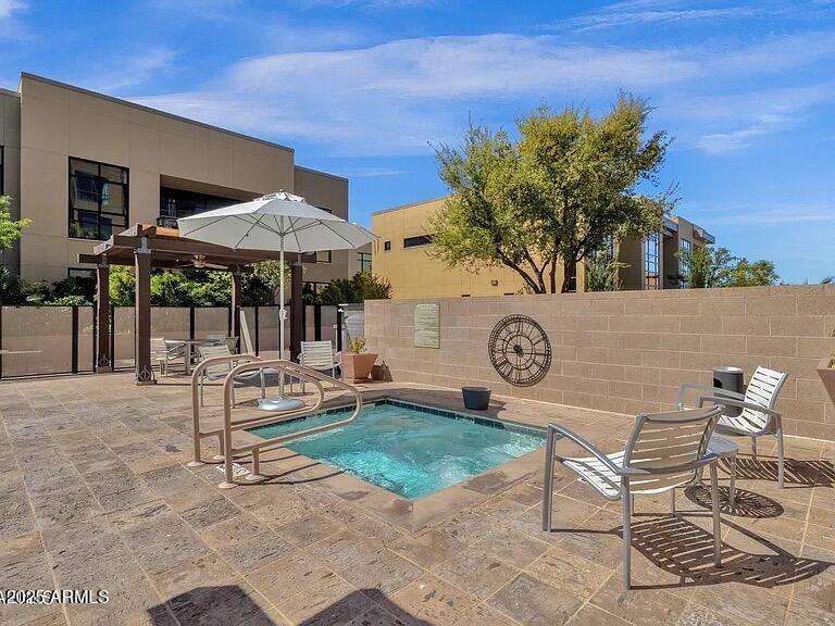 15215 N KIERLAND Boulevard, 103