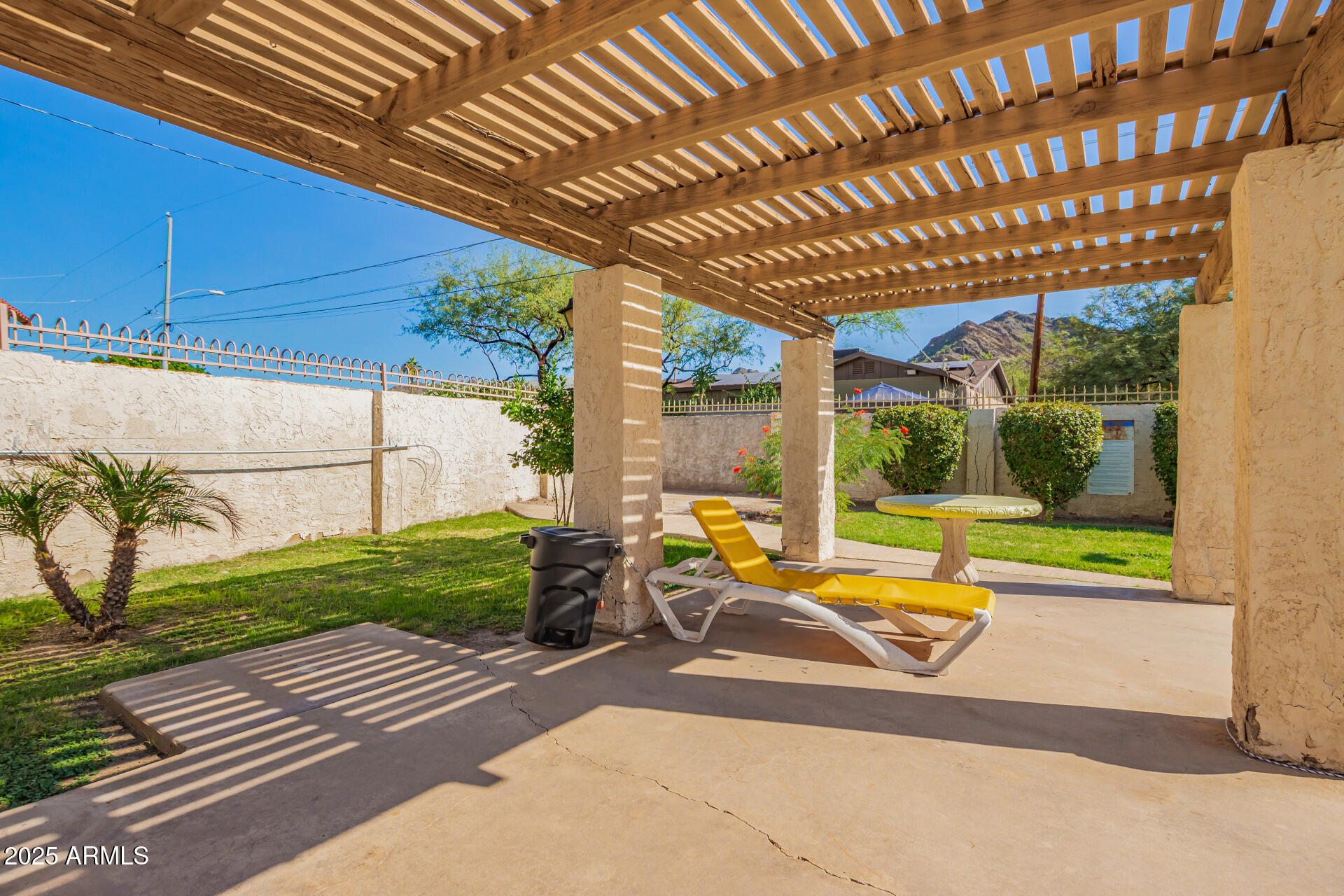 1229 E TOWNLEY Avenue