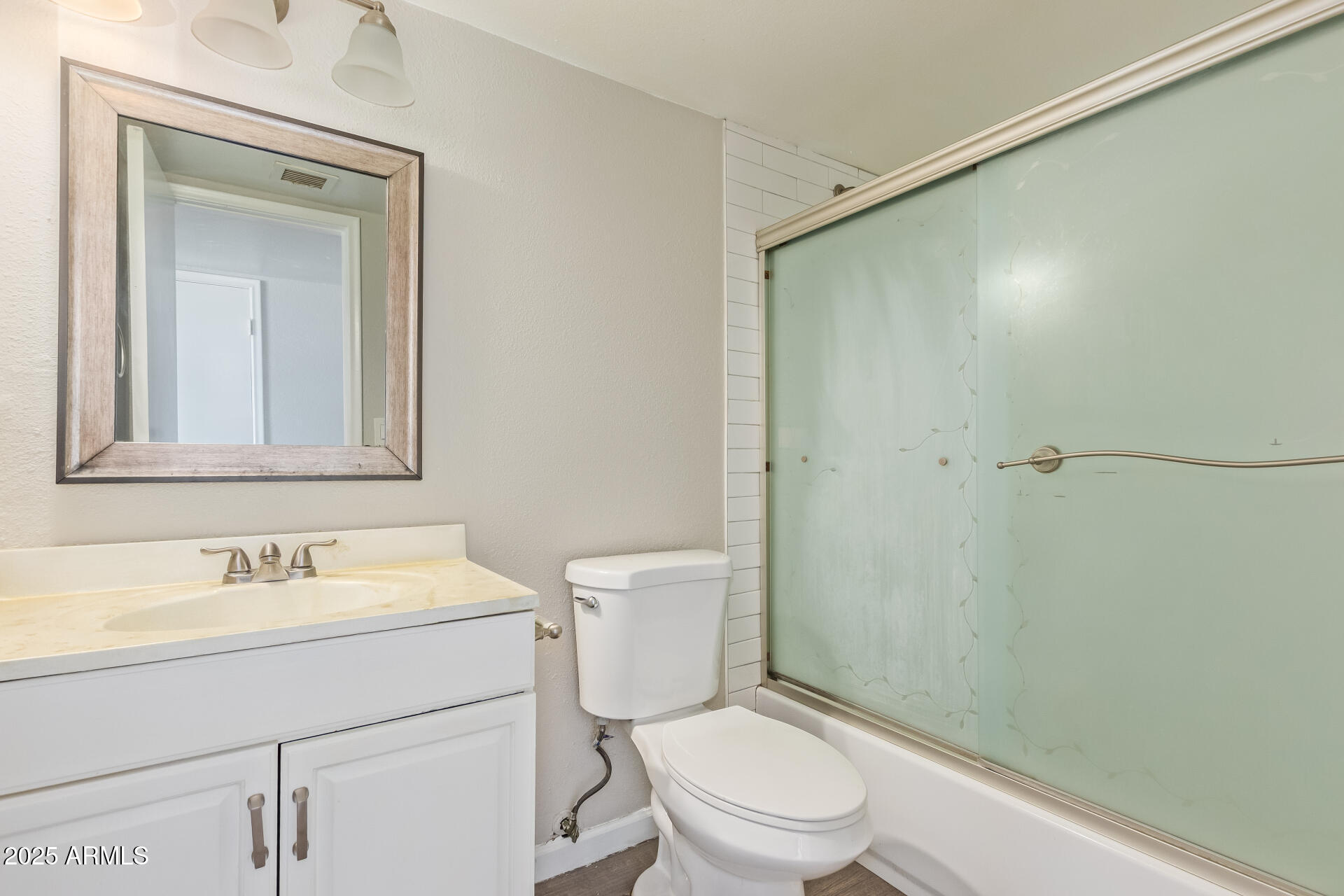 1229 E TOWNLEY Avenue