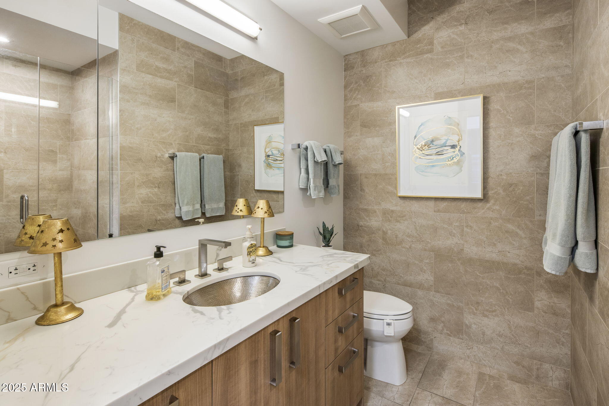 7120 E Kierland Boulevard, 620