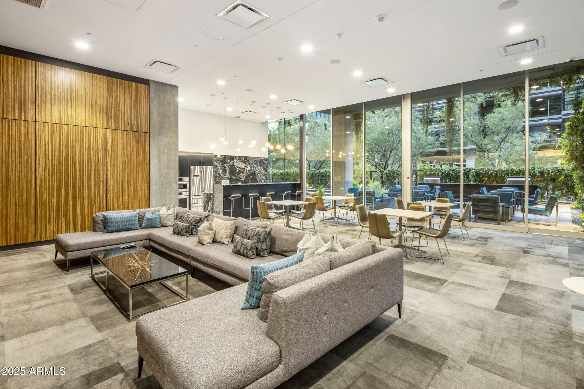 7120 E Kierland Boulevard, 620