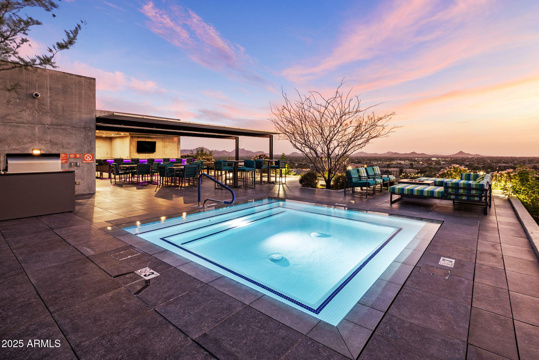 7120 E Kierland Boulevard, 620