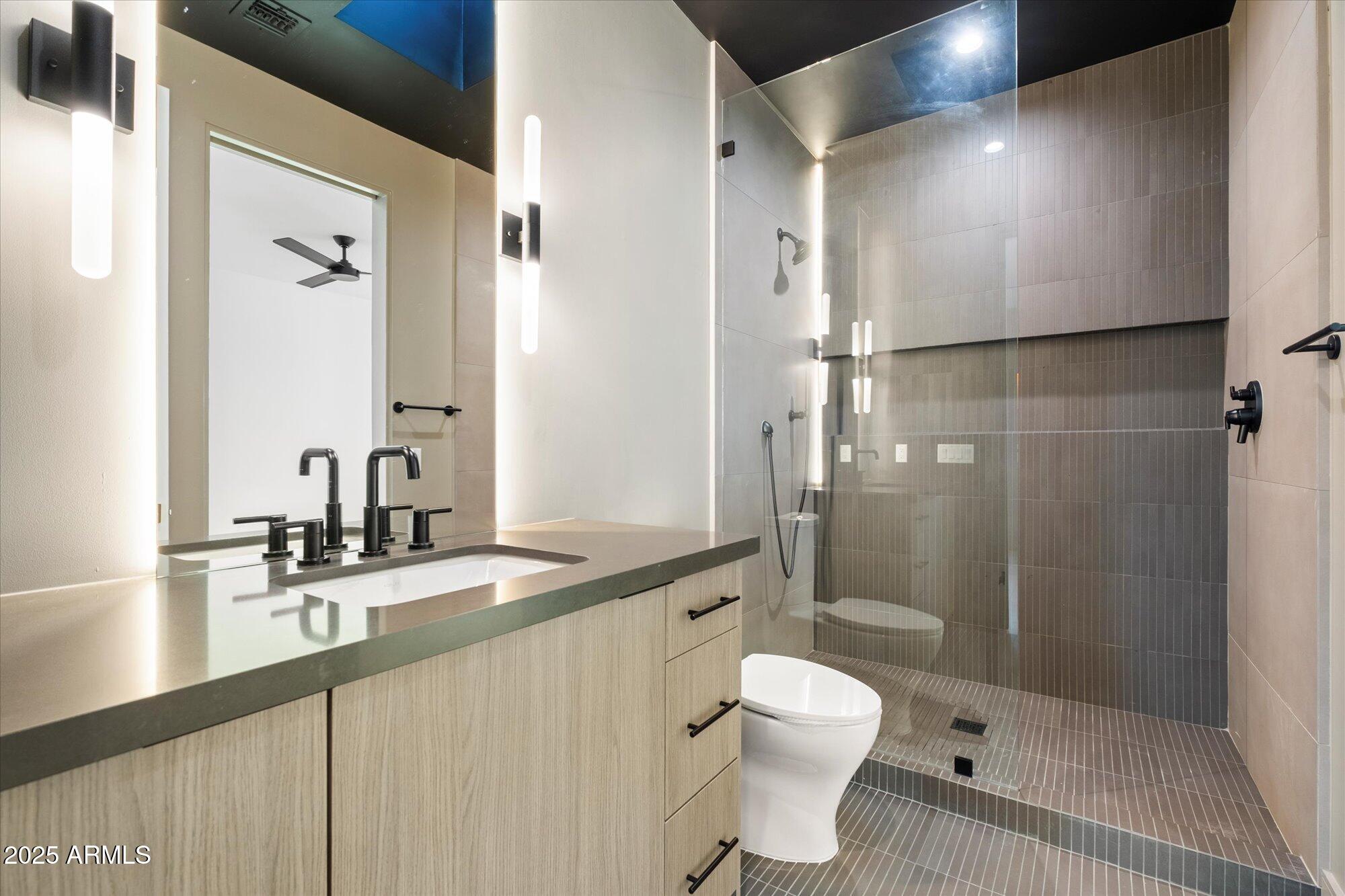 4537 E MONTECITO Avenue