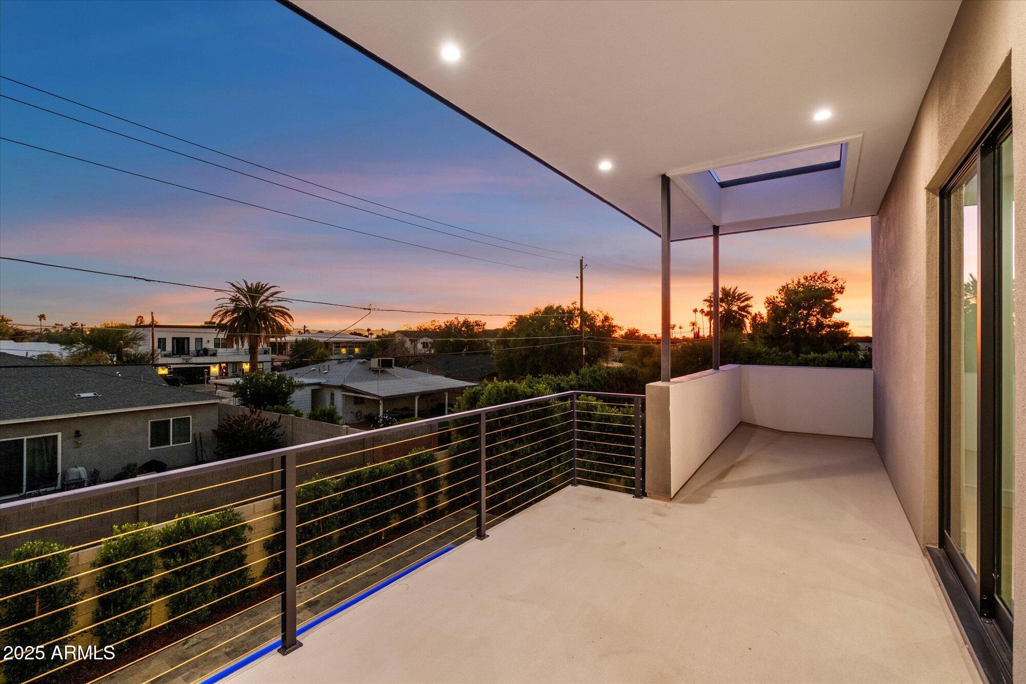 4537 E MONTECITO Avenue