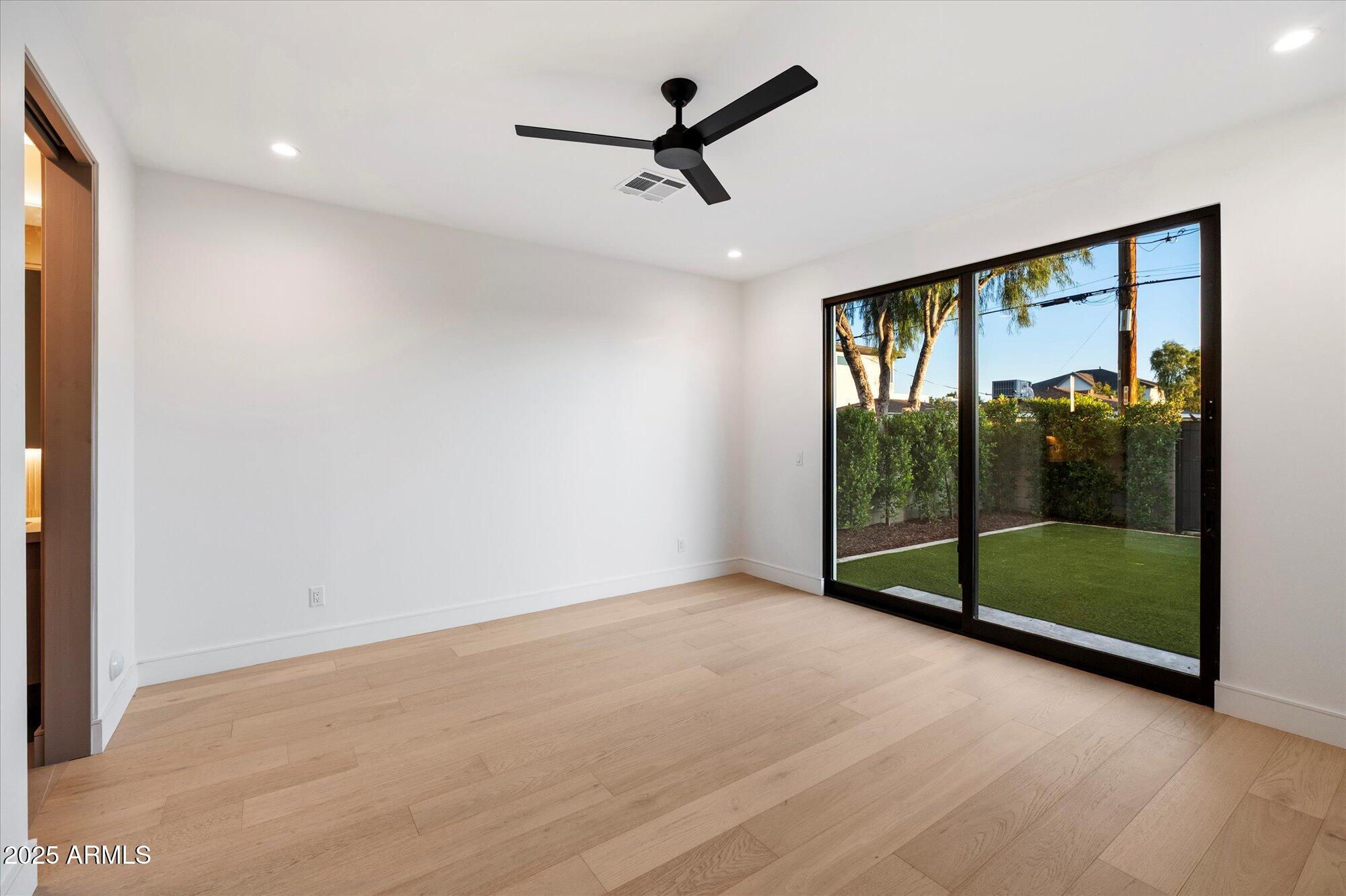 4537 E MONTECITO Avenue