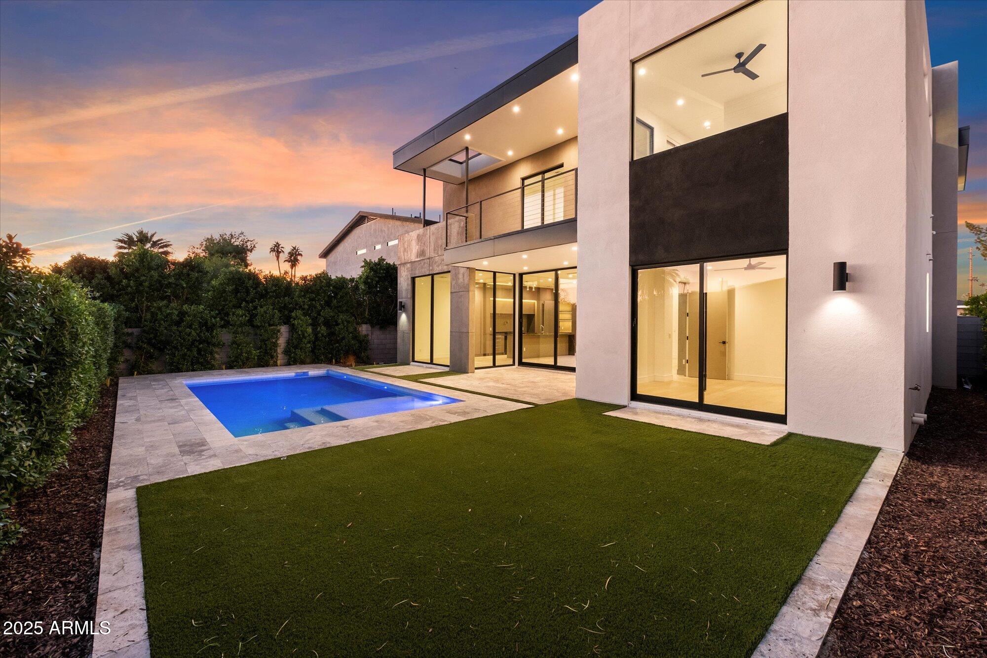 4537 E MONTECITO Avenue