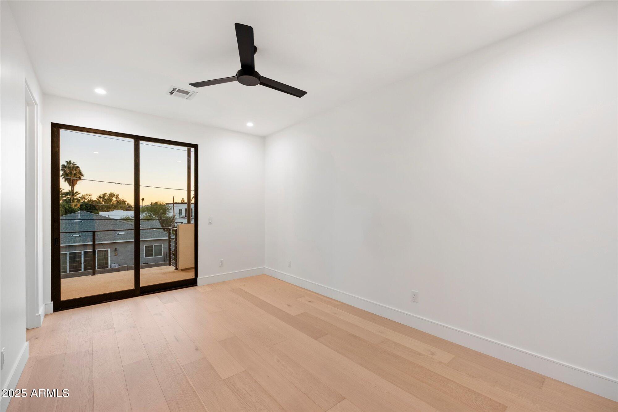 4537 E MONTECITO Avenue