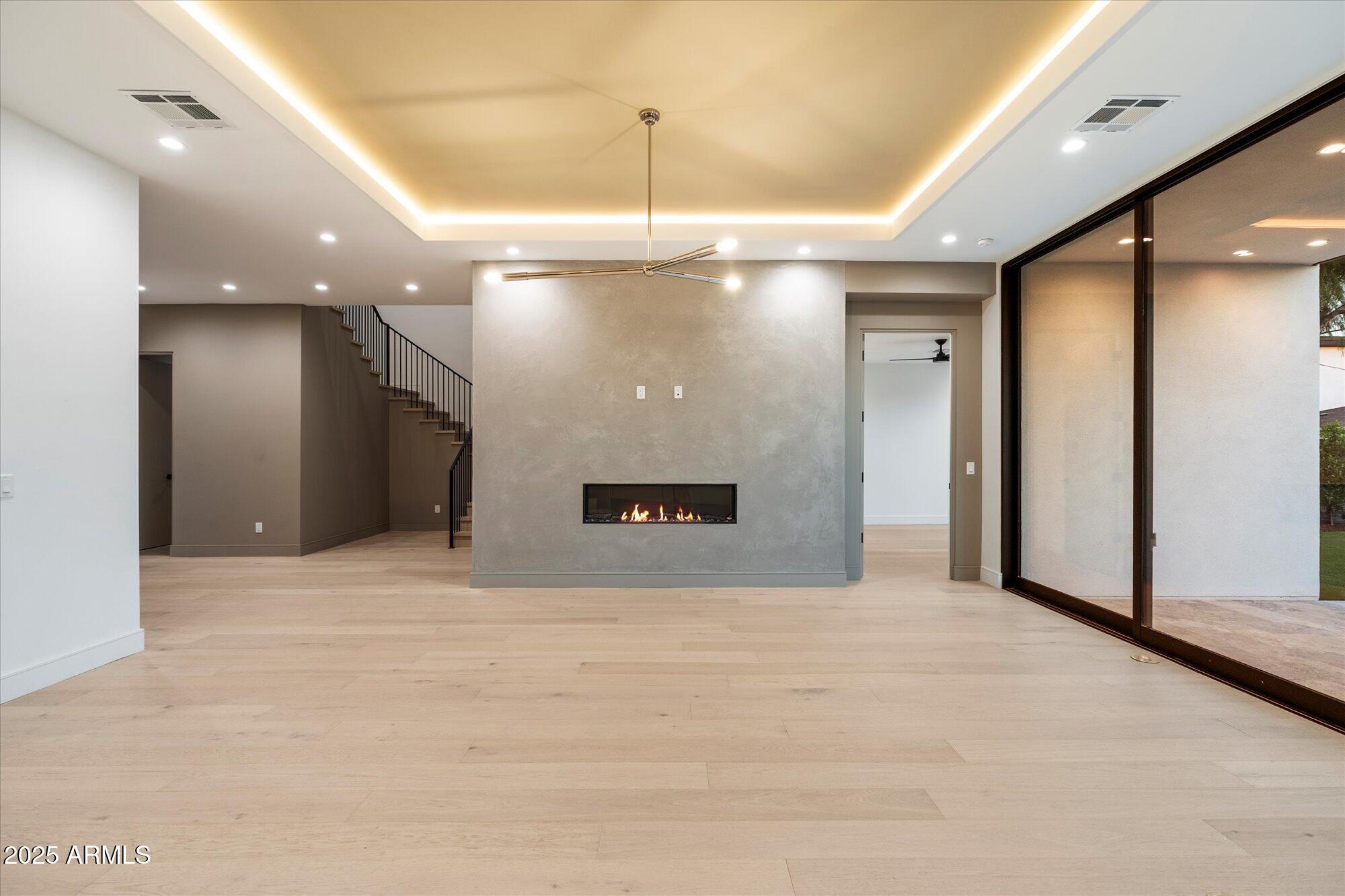 4537 E MONTECITO Avenue