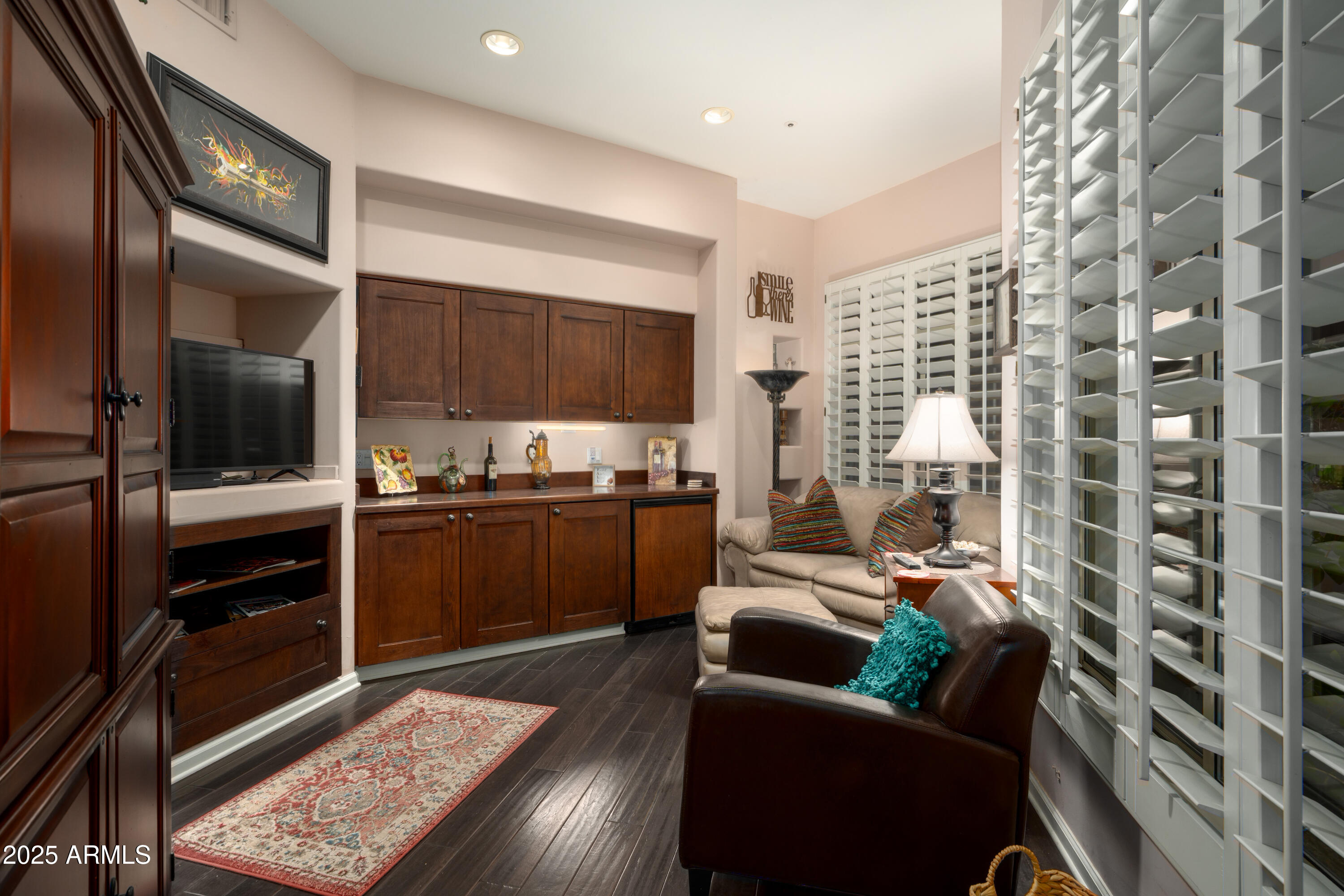 6711 E CAMELBACK Road, 21