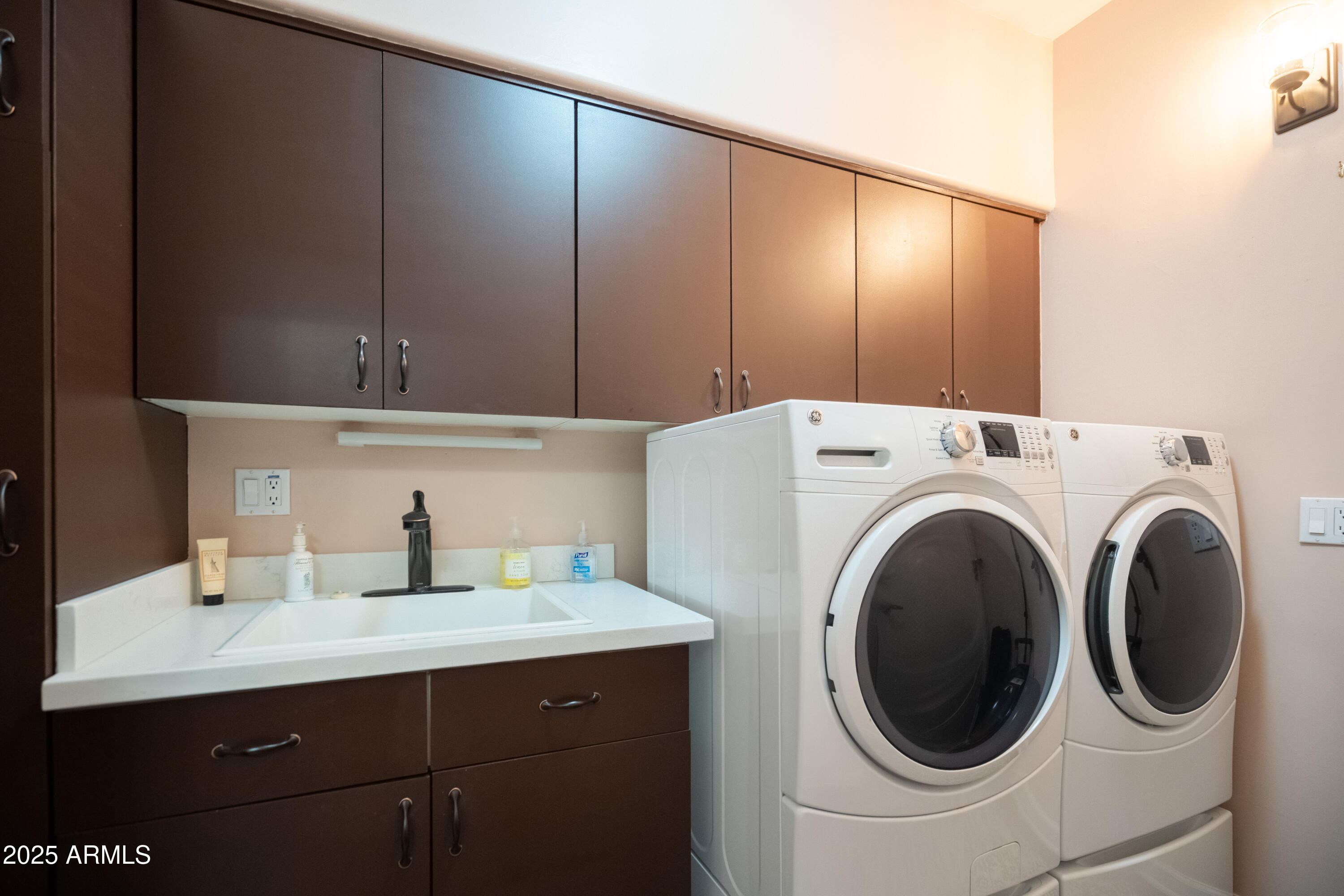 6711 E CAMELBACK Road, 21