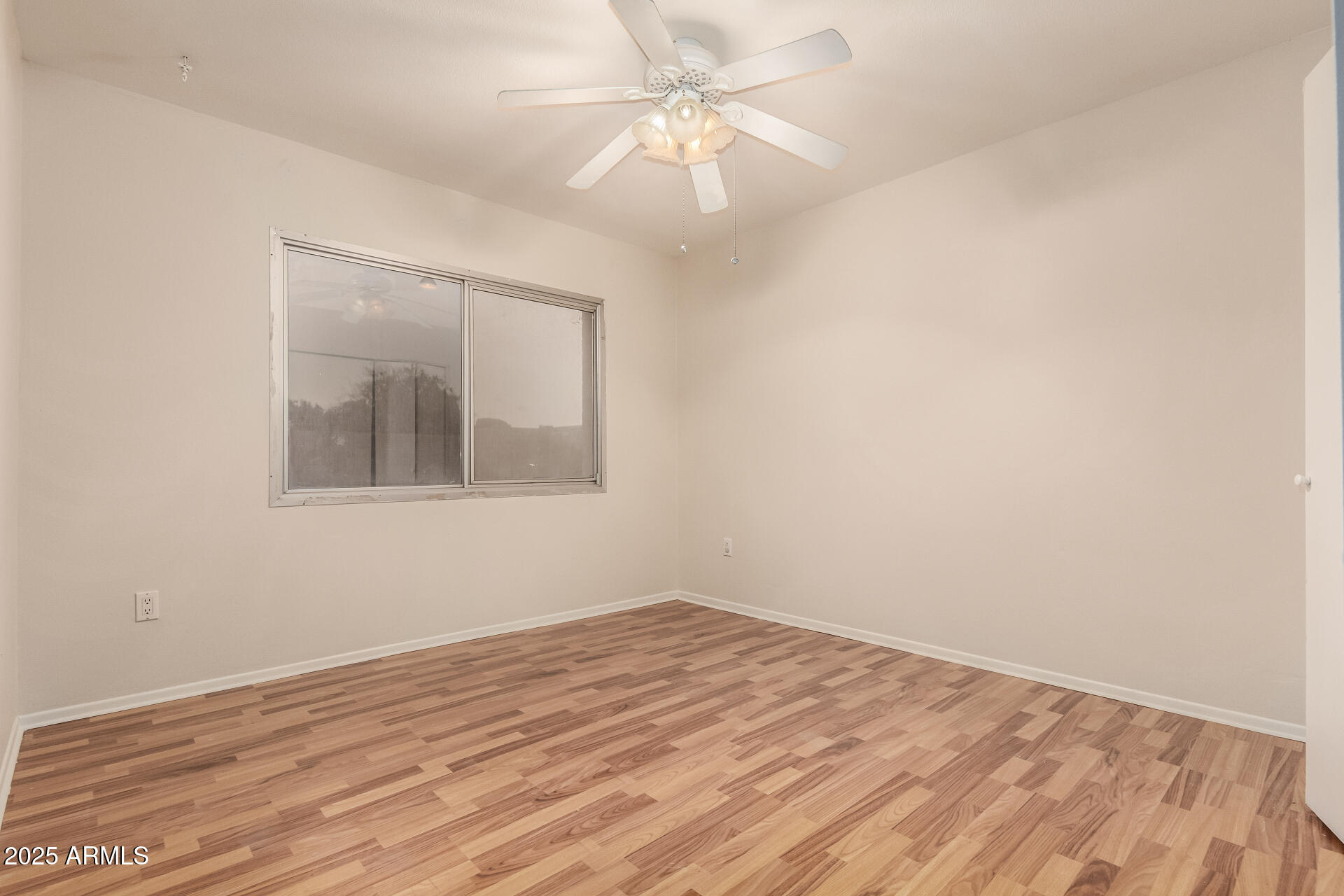 1832 E COLGATE Drive