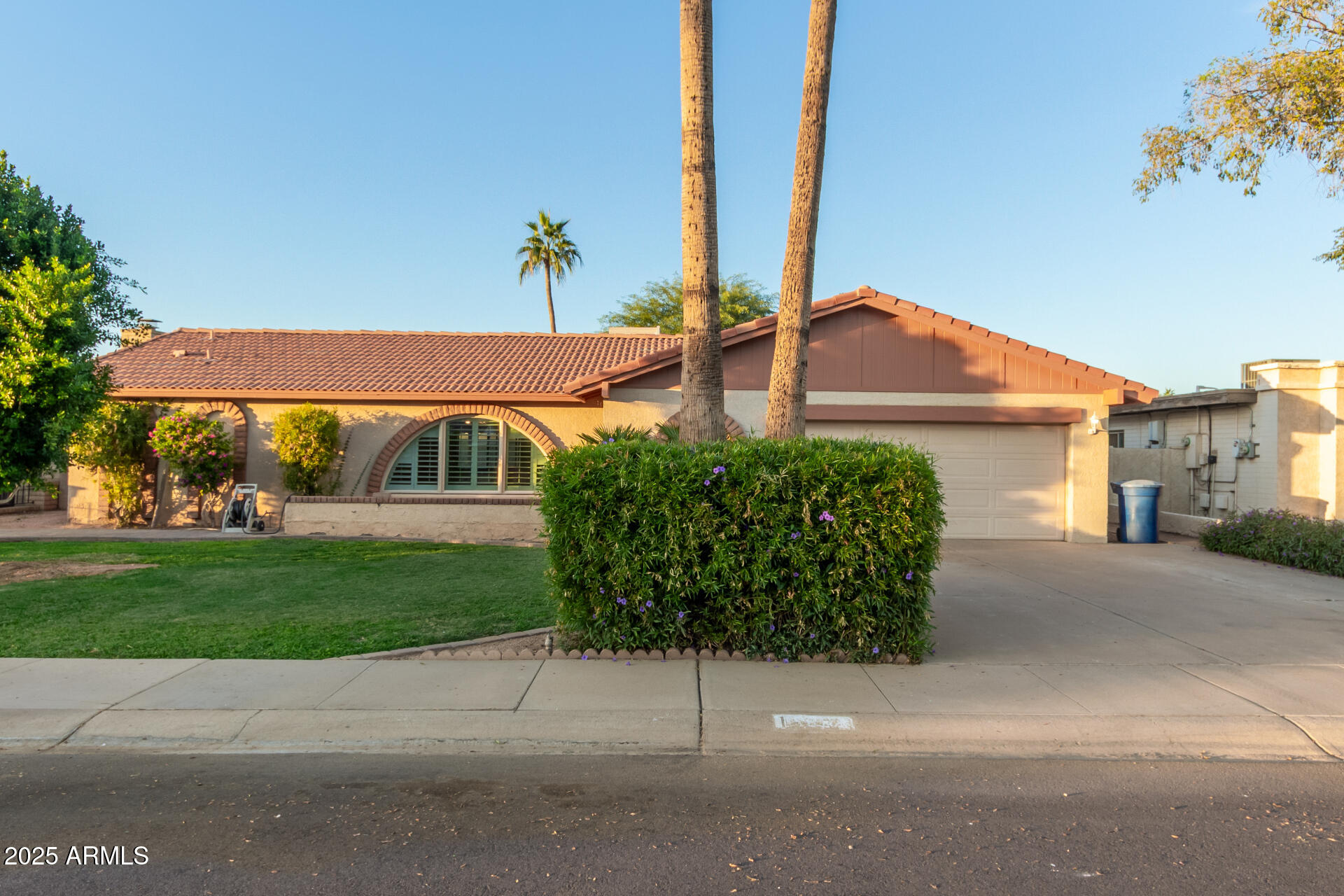 1832 E COLGATE Drive