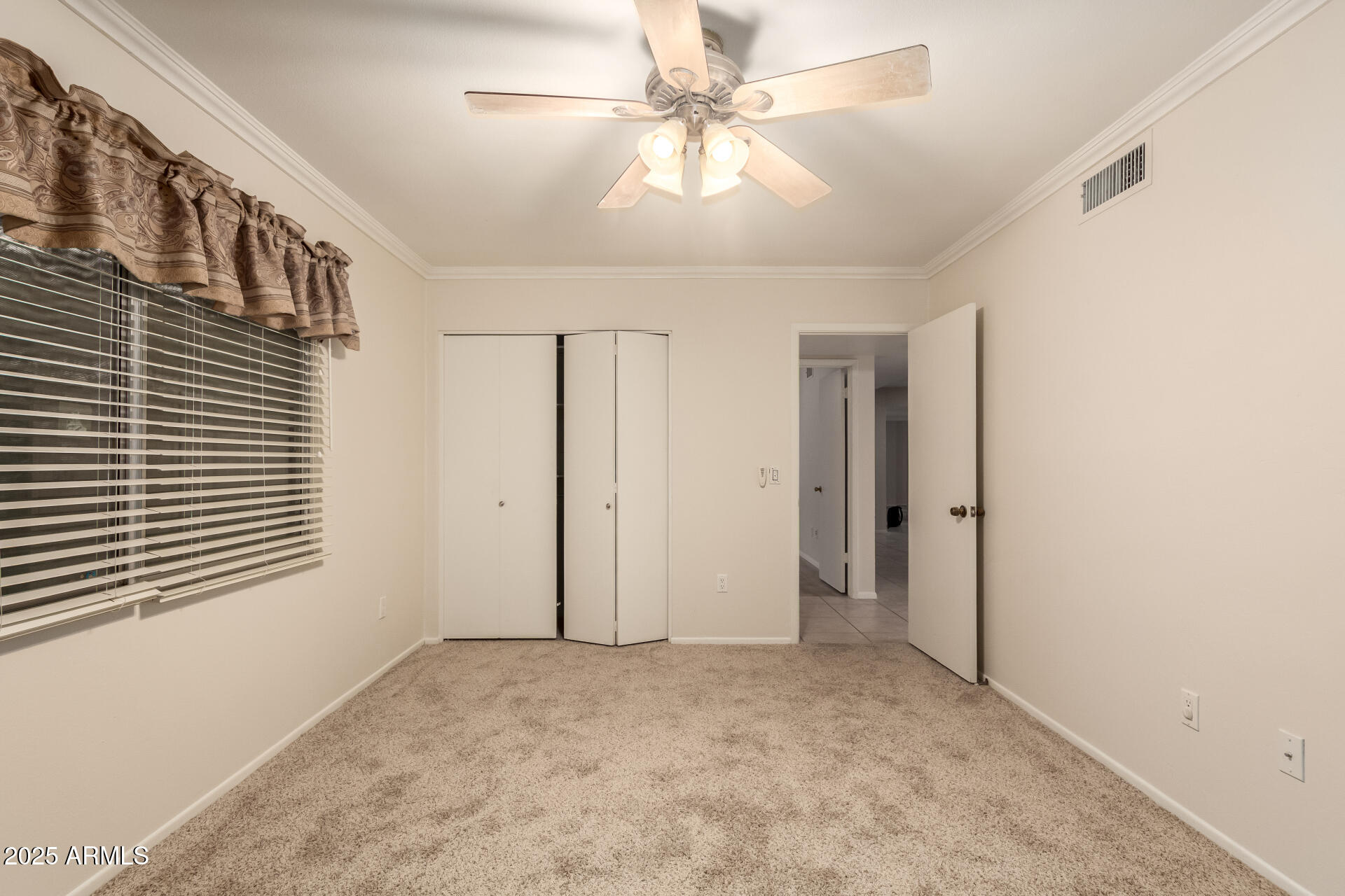 1832 E COLGATE Drive