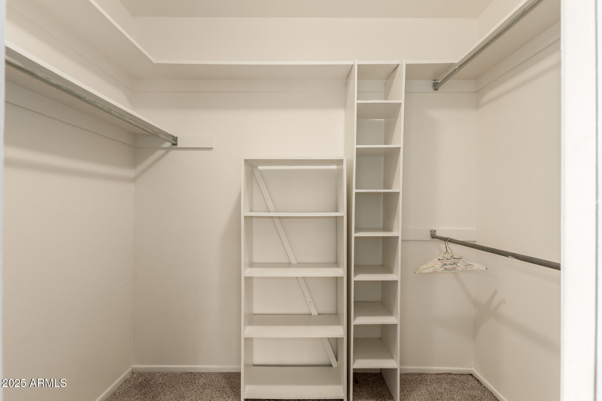 1832 E COLGATE Drive