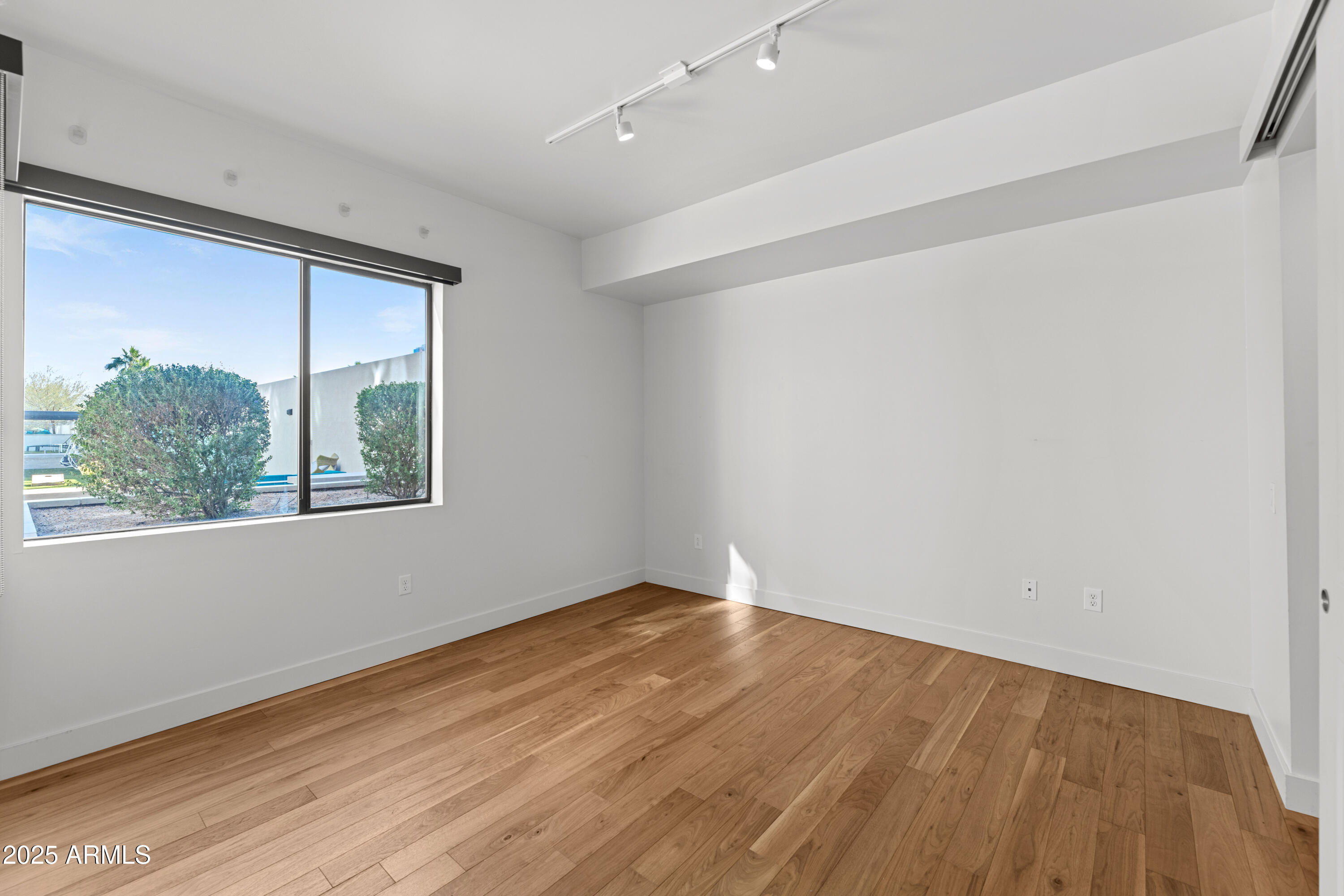 3131 N CENTRAL Avenue, 3002