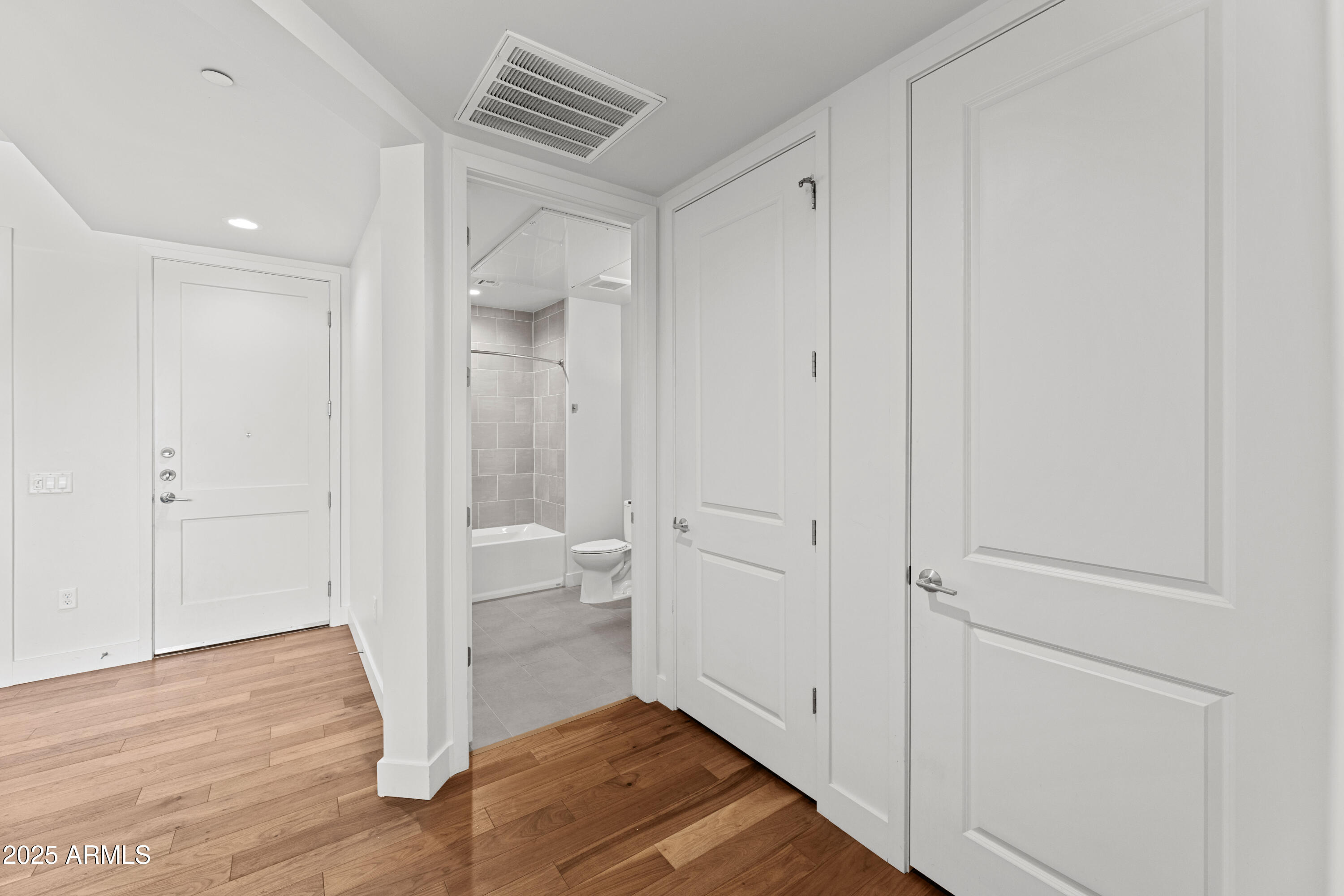 3131 N CENTRAL Avenue, 3002